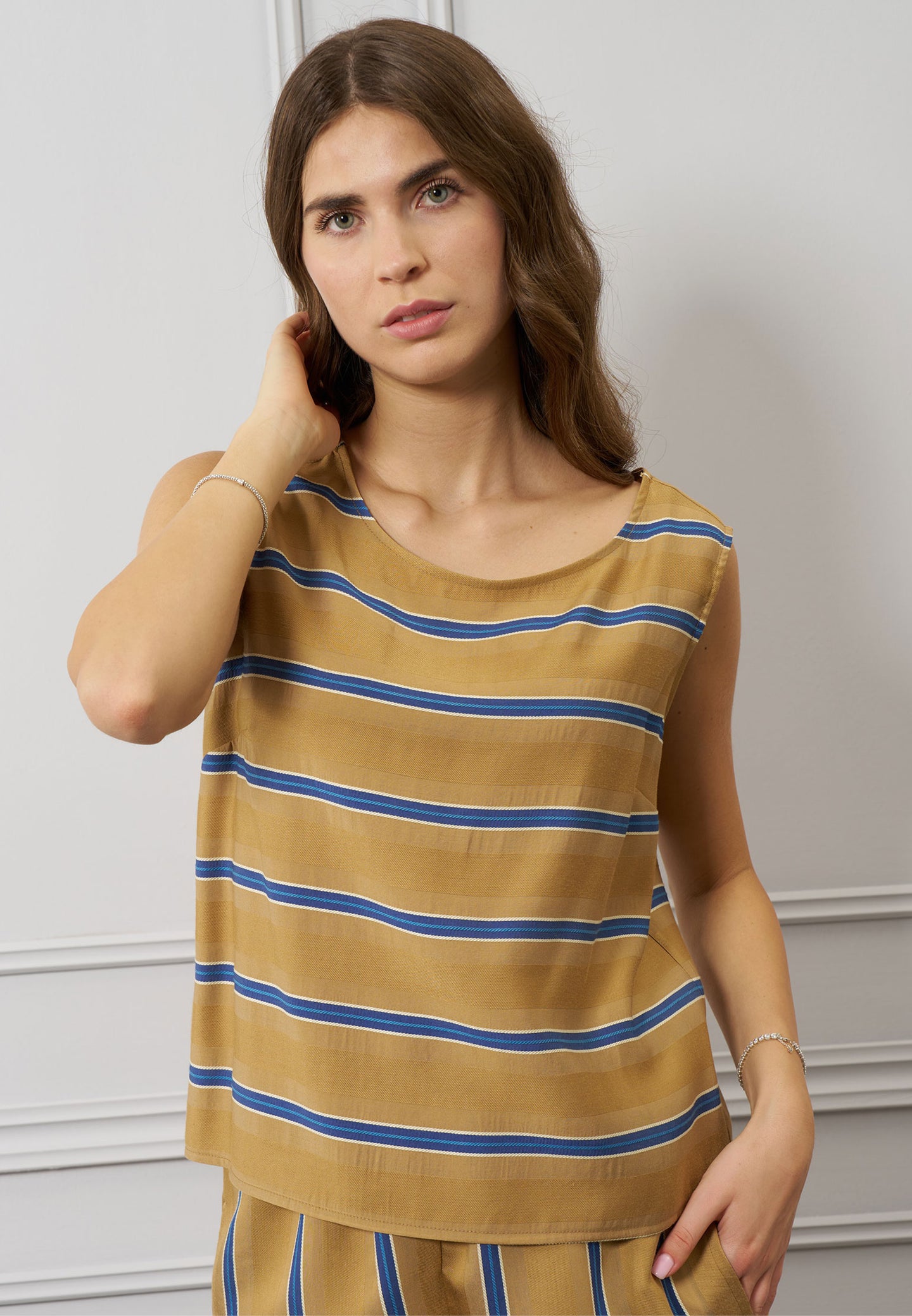 Blusa righe scollo dietro