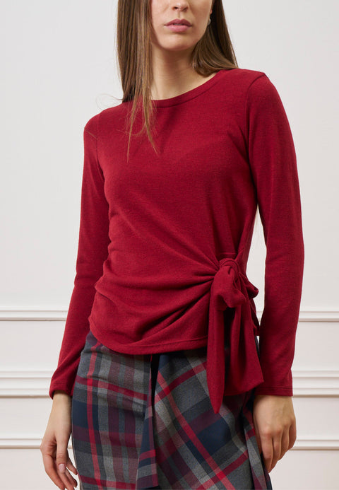 Maglia con nodo in vita