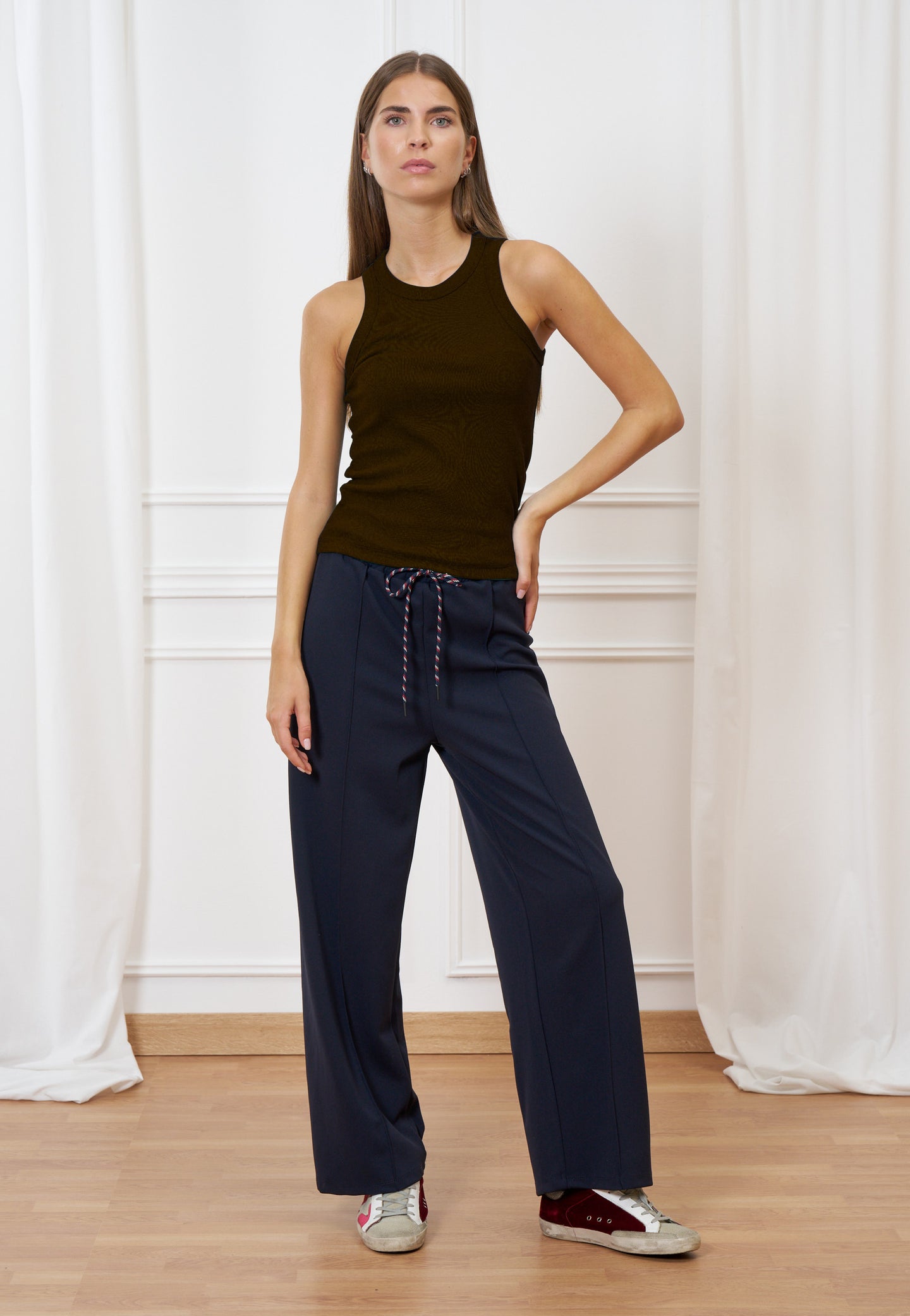 Top a costine aderente