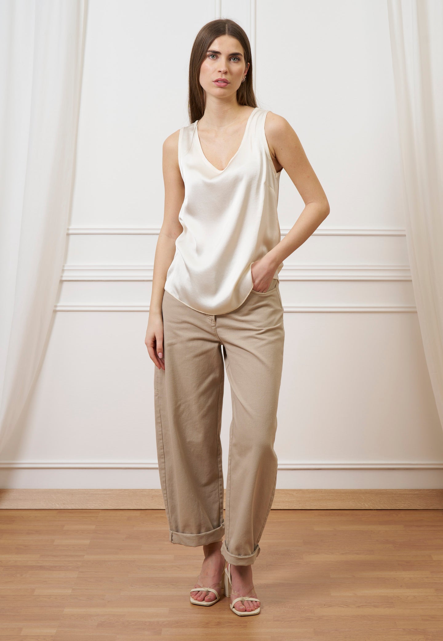 Blusa smanicata in raso di viscosa - AVORIO