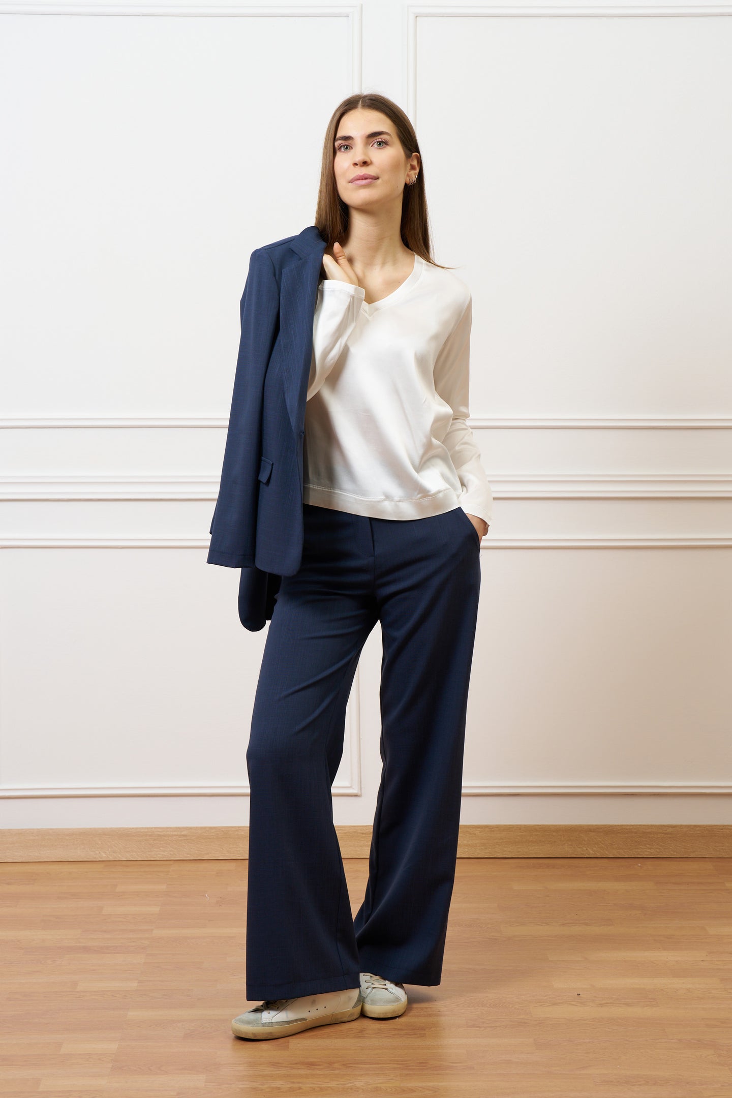 Blusa in raso con scollo a v - AVORIO