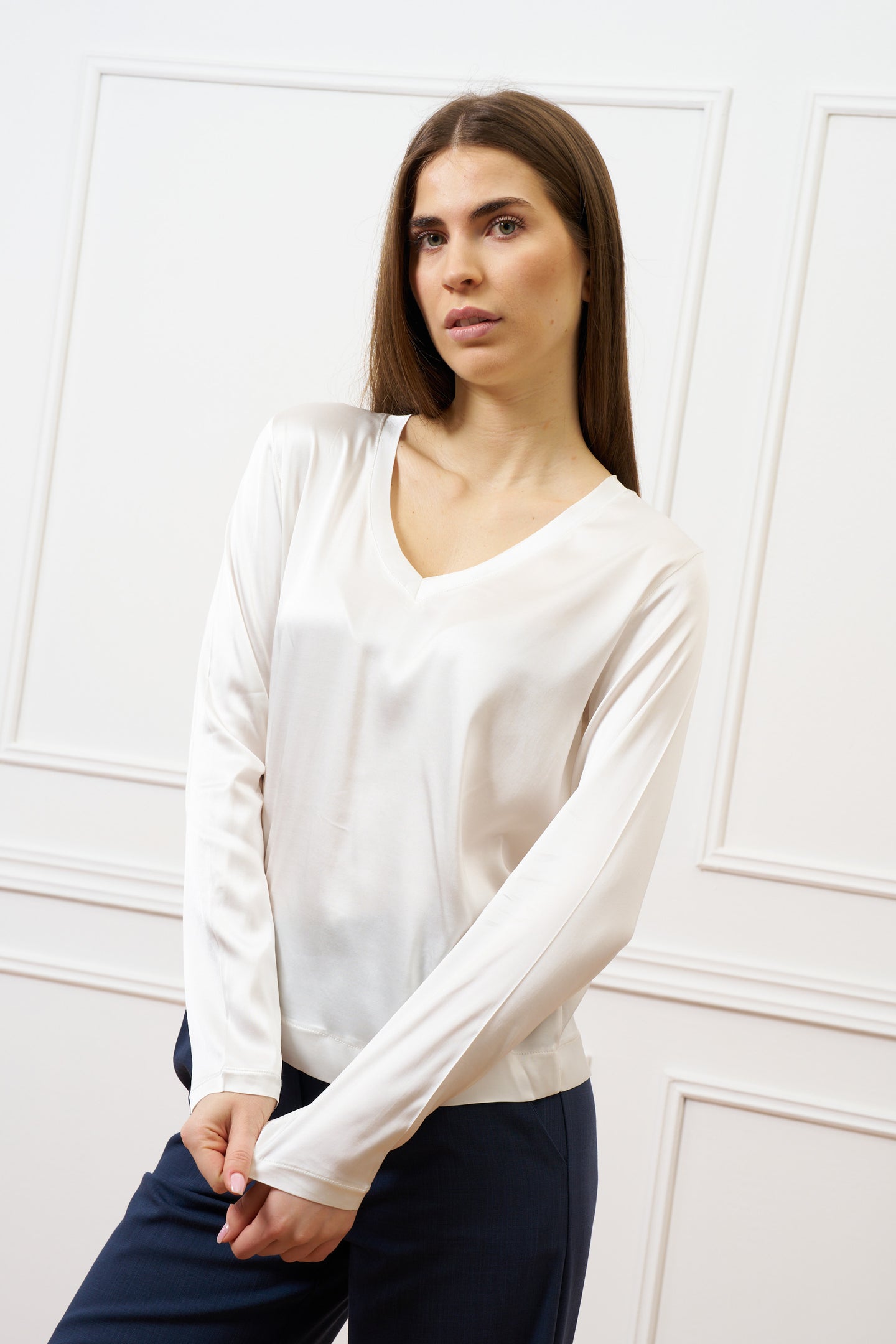 Blusa in raso con scollo a v - AVORIO