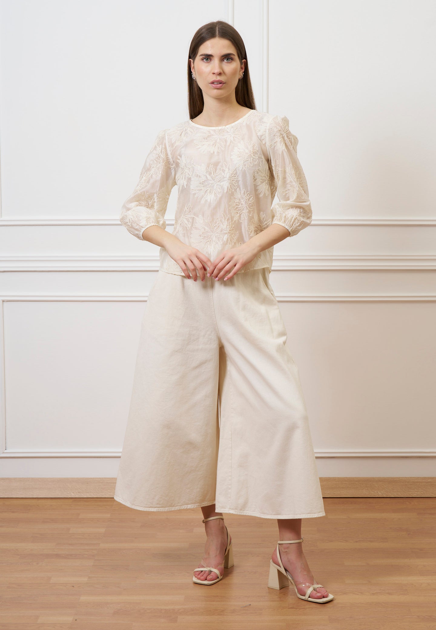 Blusa in mussola ricamata - AVORIO