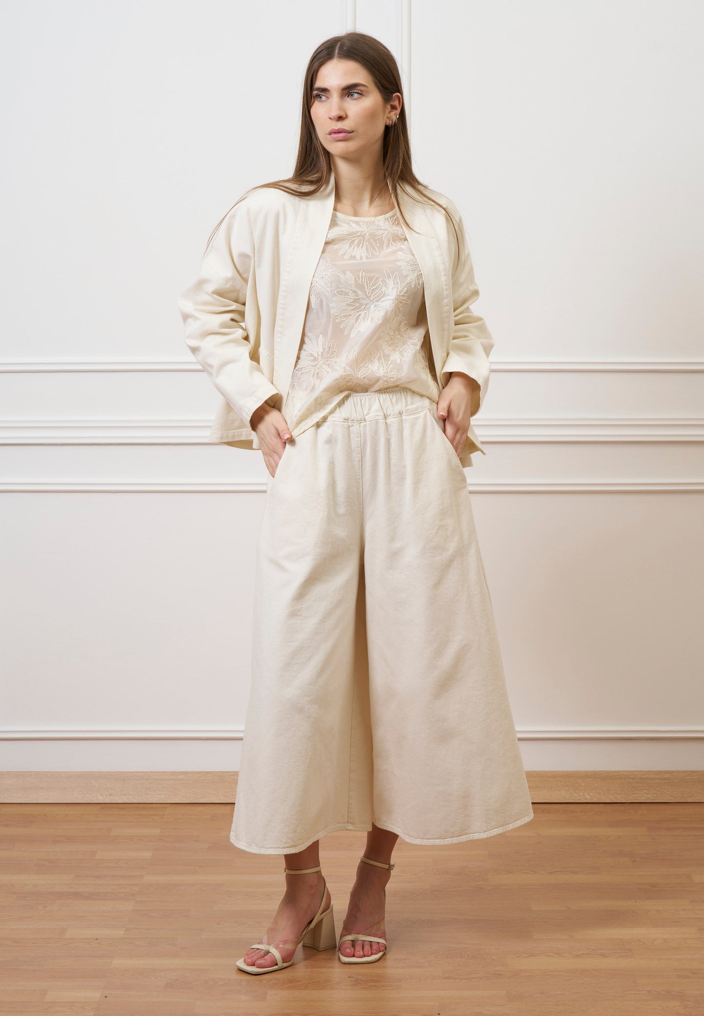 Blusa in mussola ricamata - AVORIO