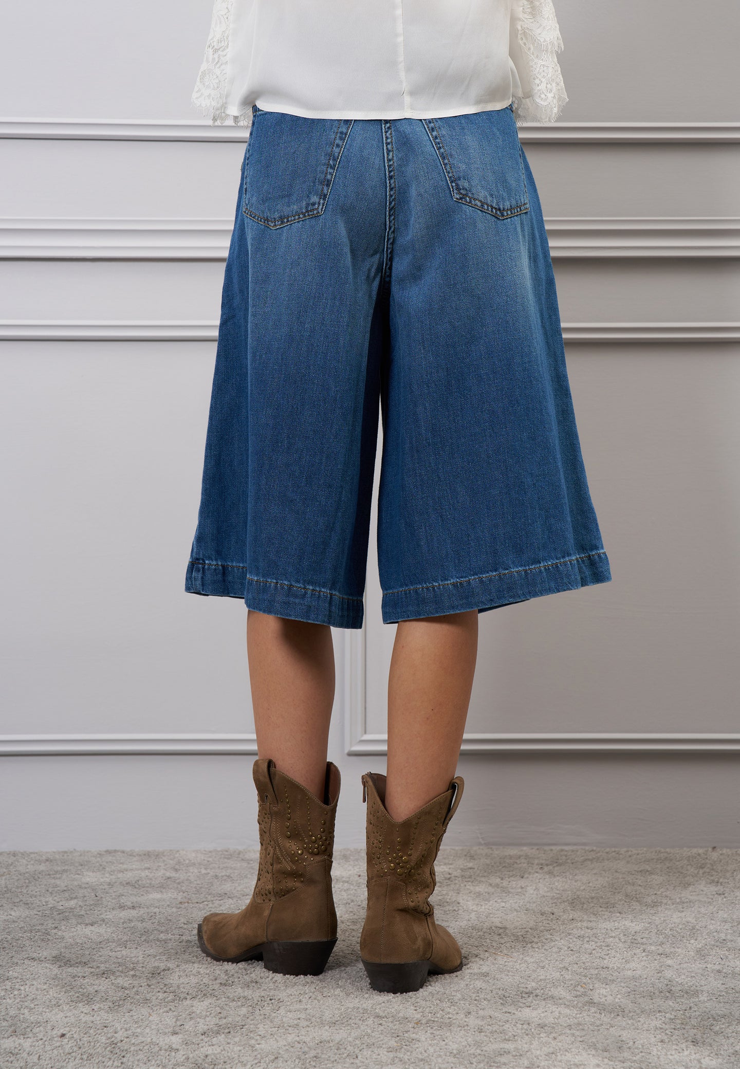 Bermuda over in jeans