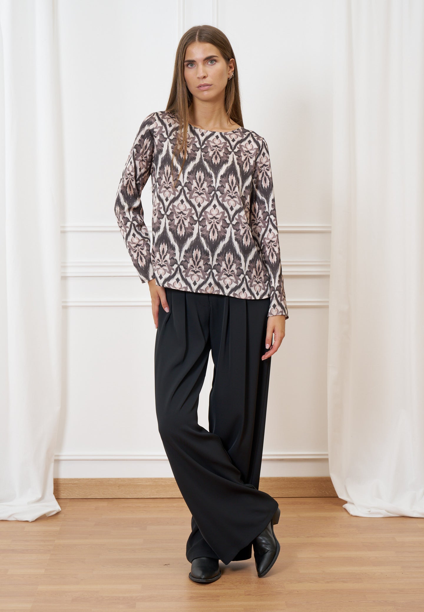 Blusa fantasia scollo a barca