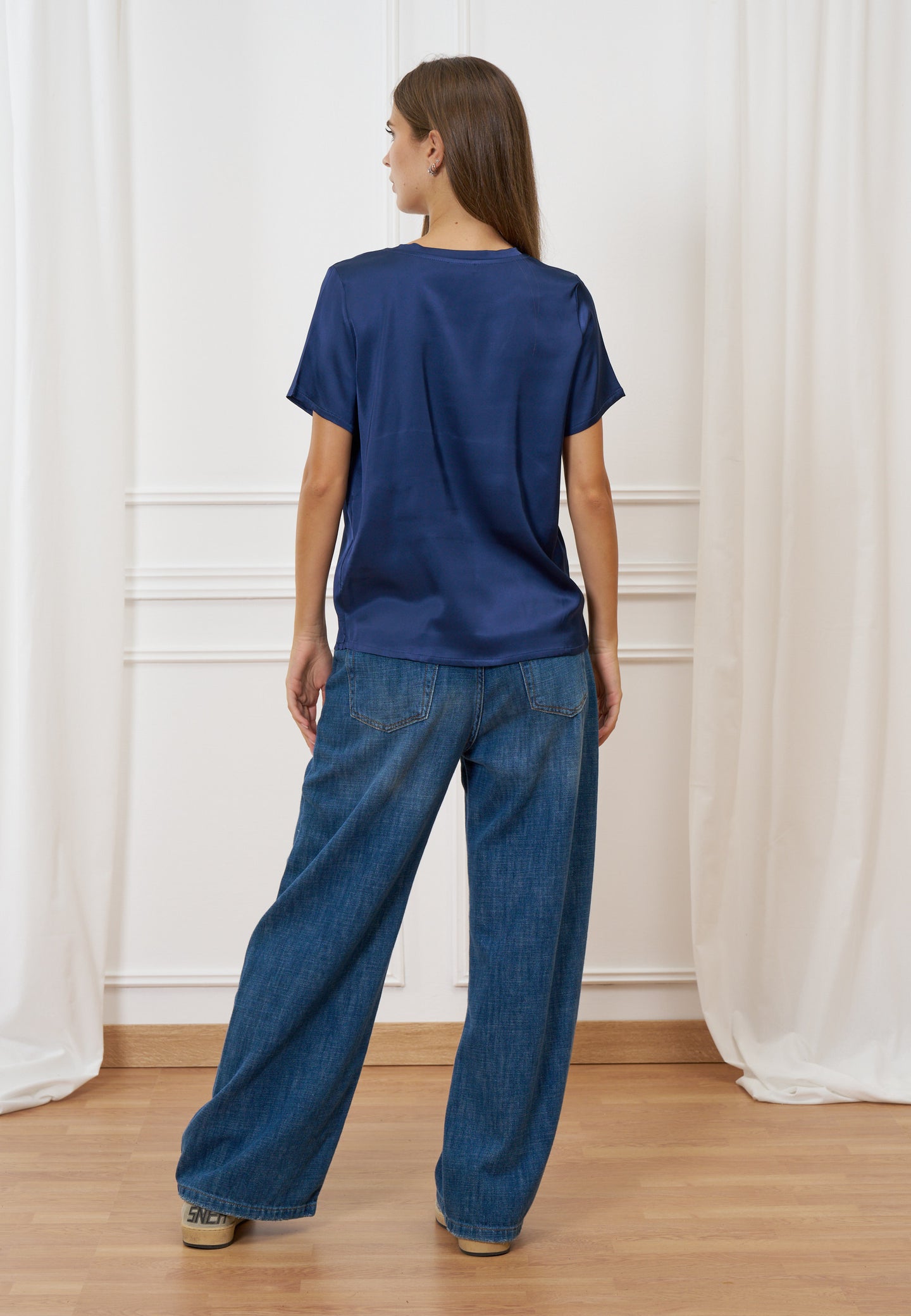 Blusa in raso a manica corta