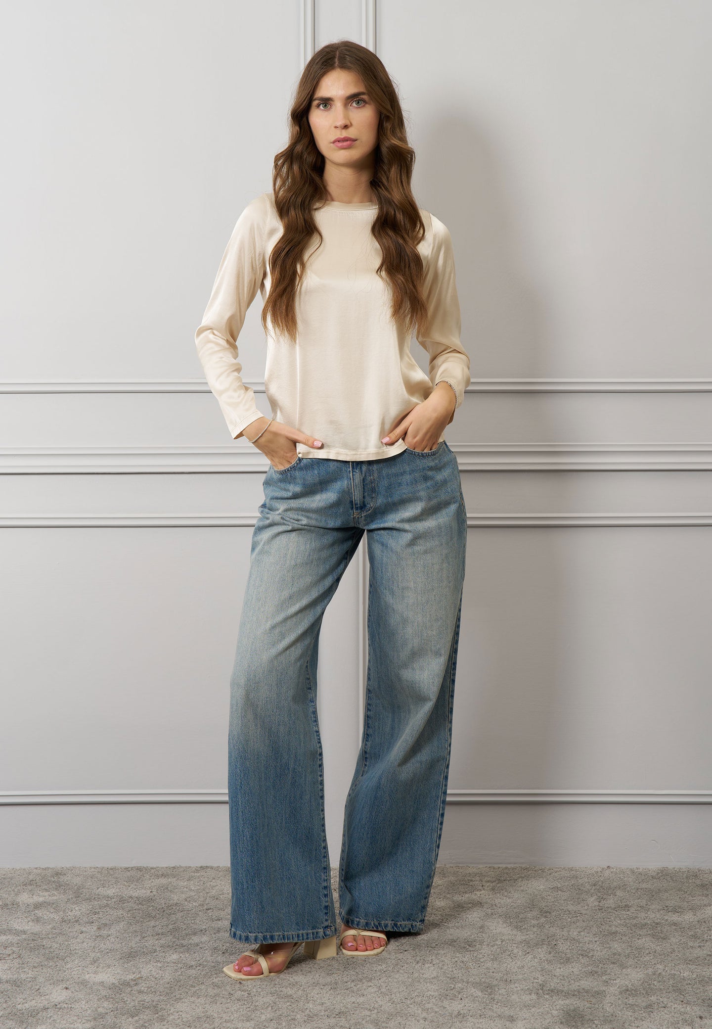 Blusa raso stretch manica lunga