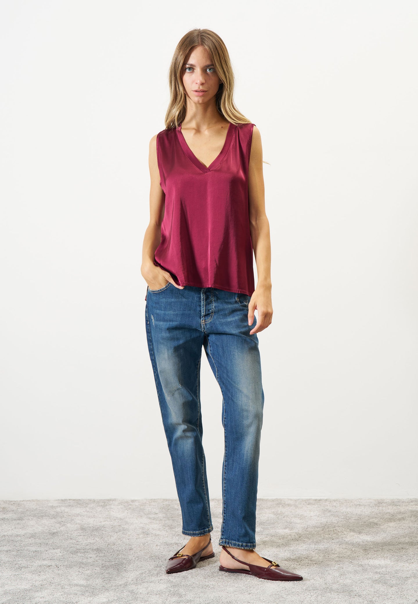 Blusa scollo a v smanicata