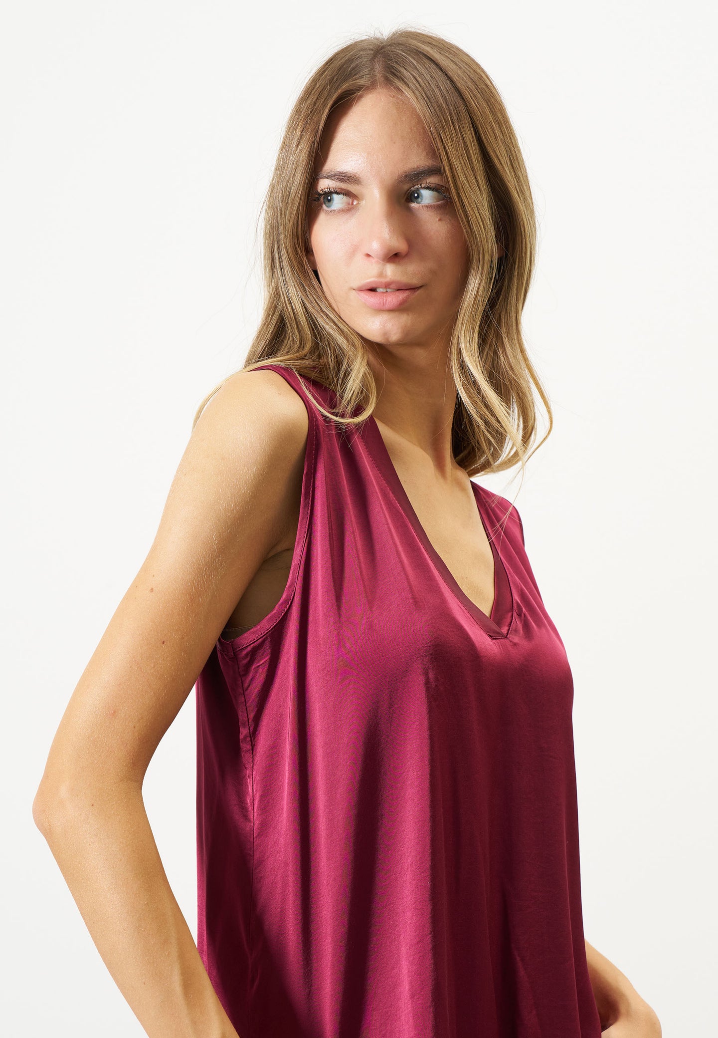 Blusa scollo a v smanicata