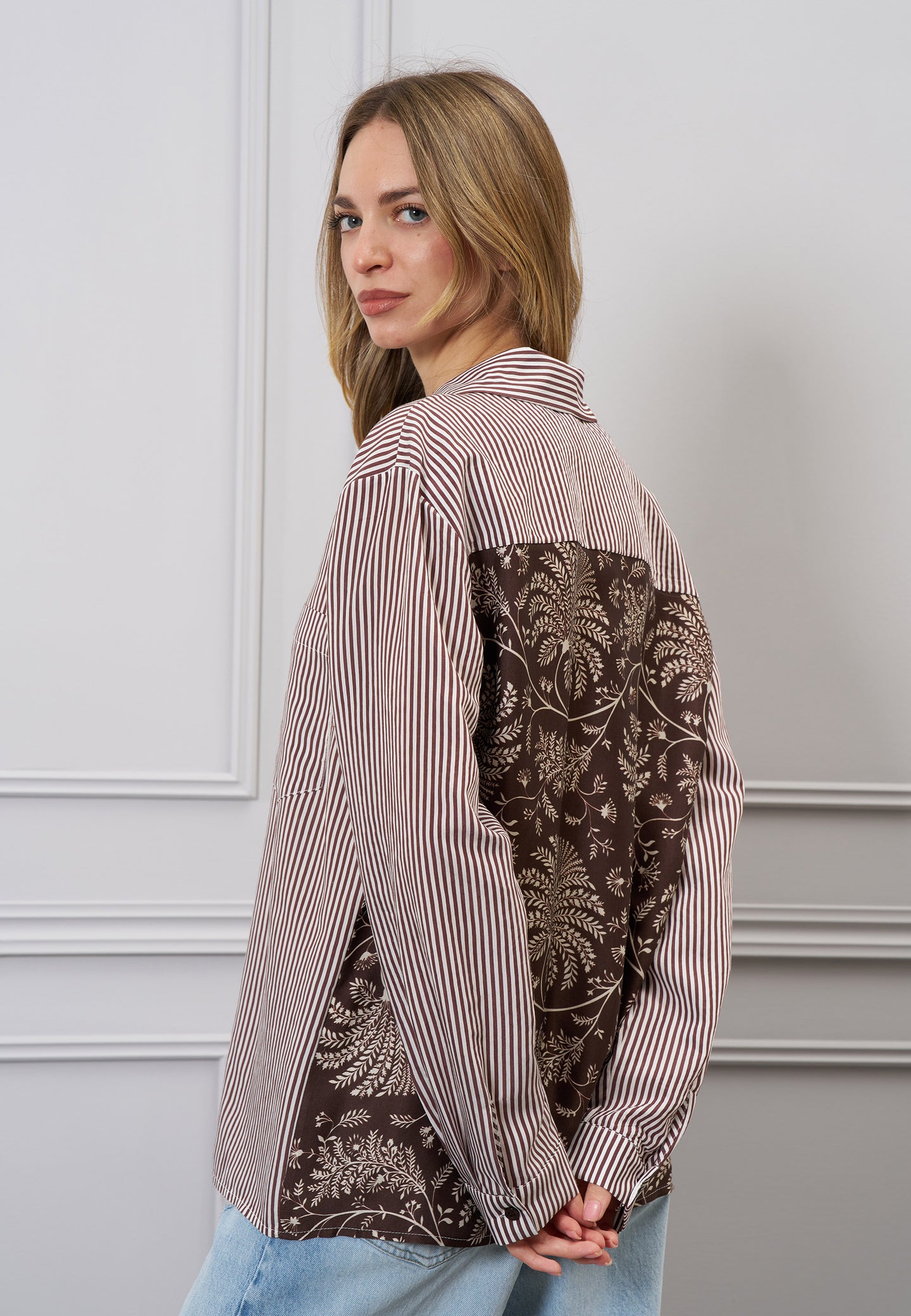 Camicia righe e stampa sul retro