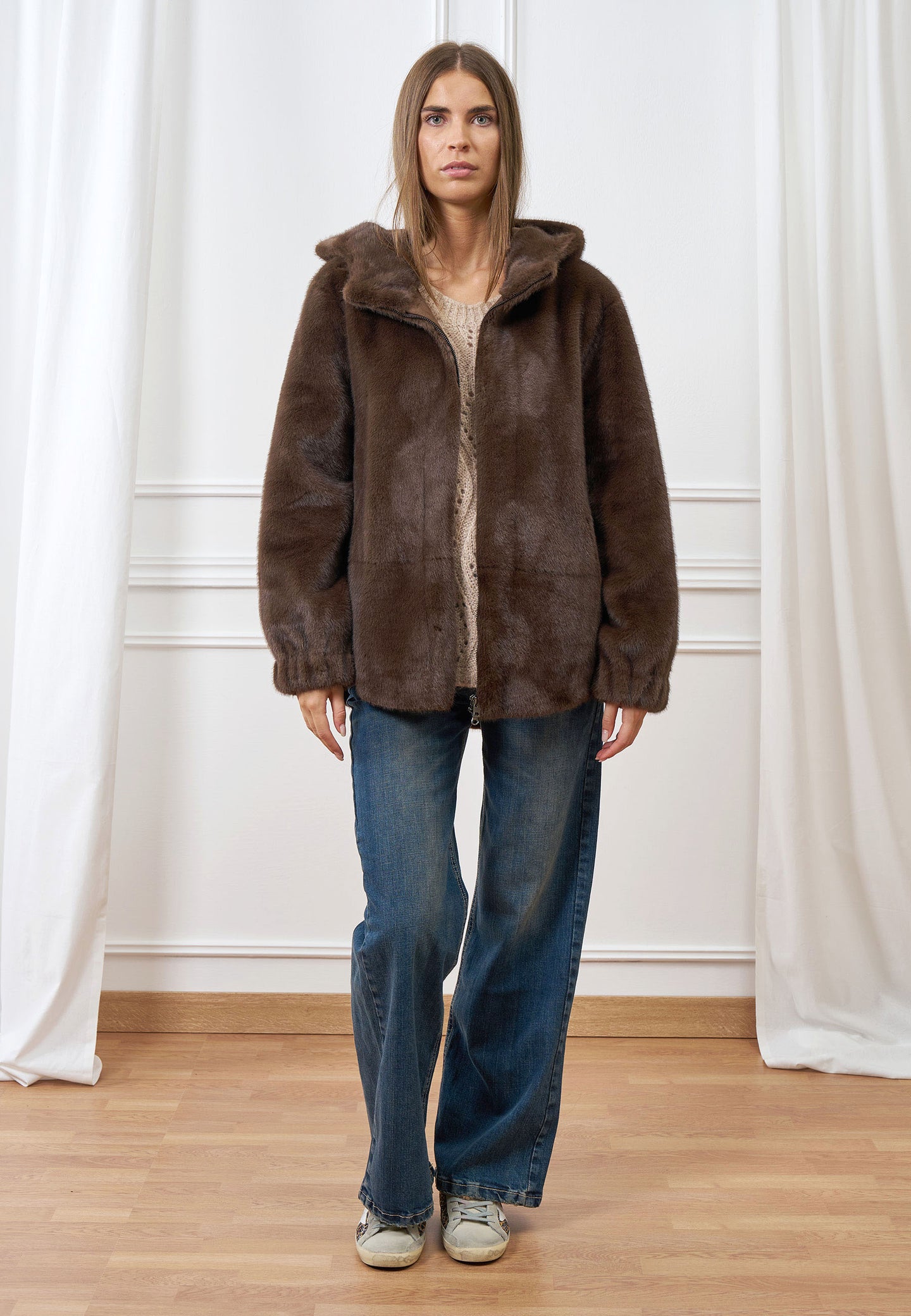 Cappotto corto in ecopelliccia