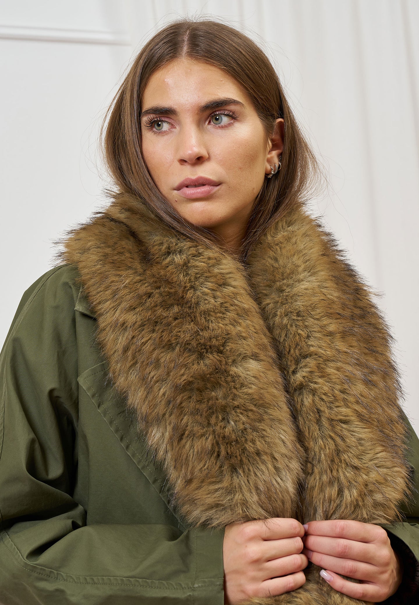 Cappotto parka con ecopelliccia