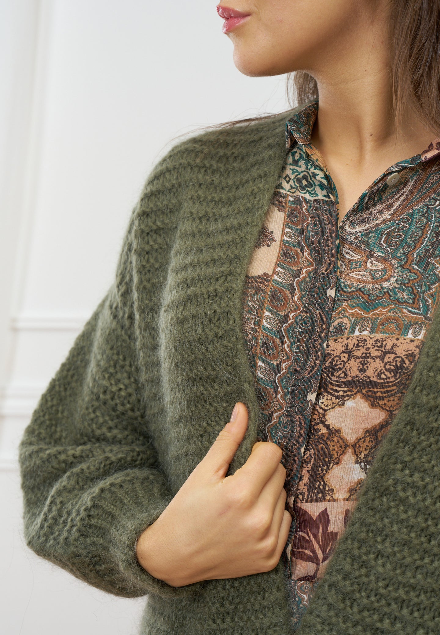 Cardigan over aperto