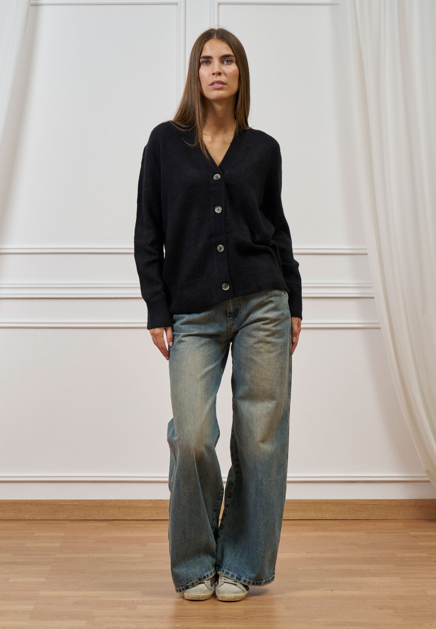 Cardigan scollo a v con bottoni