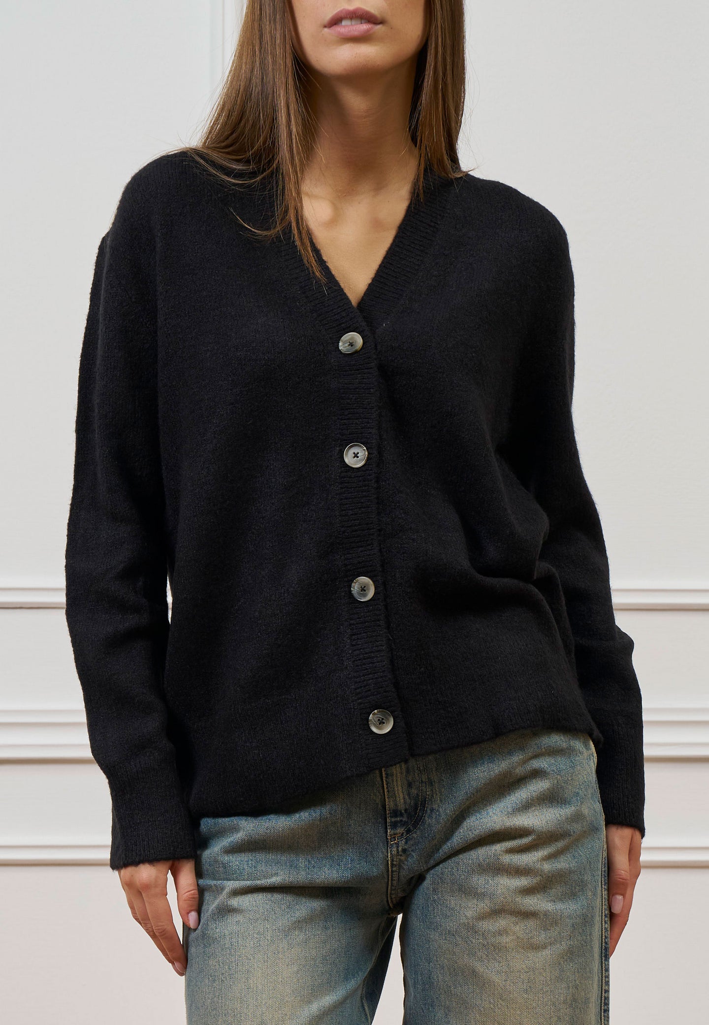 Cardigan scollo a v con bottoni