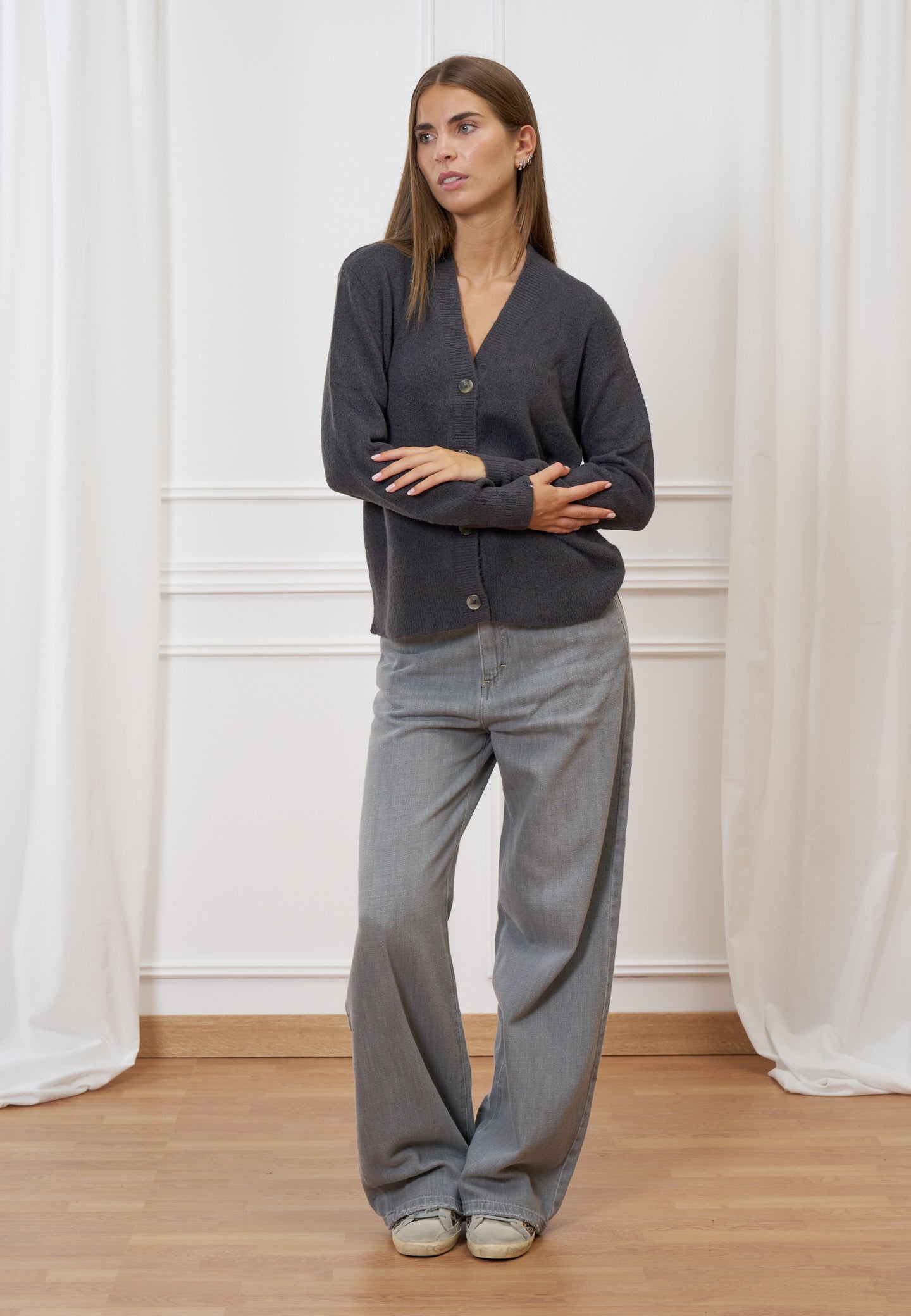 Cardigan scollo a v con bottoni