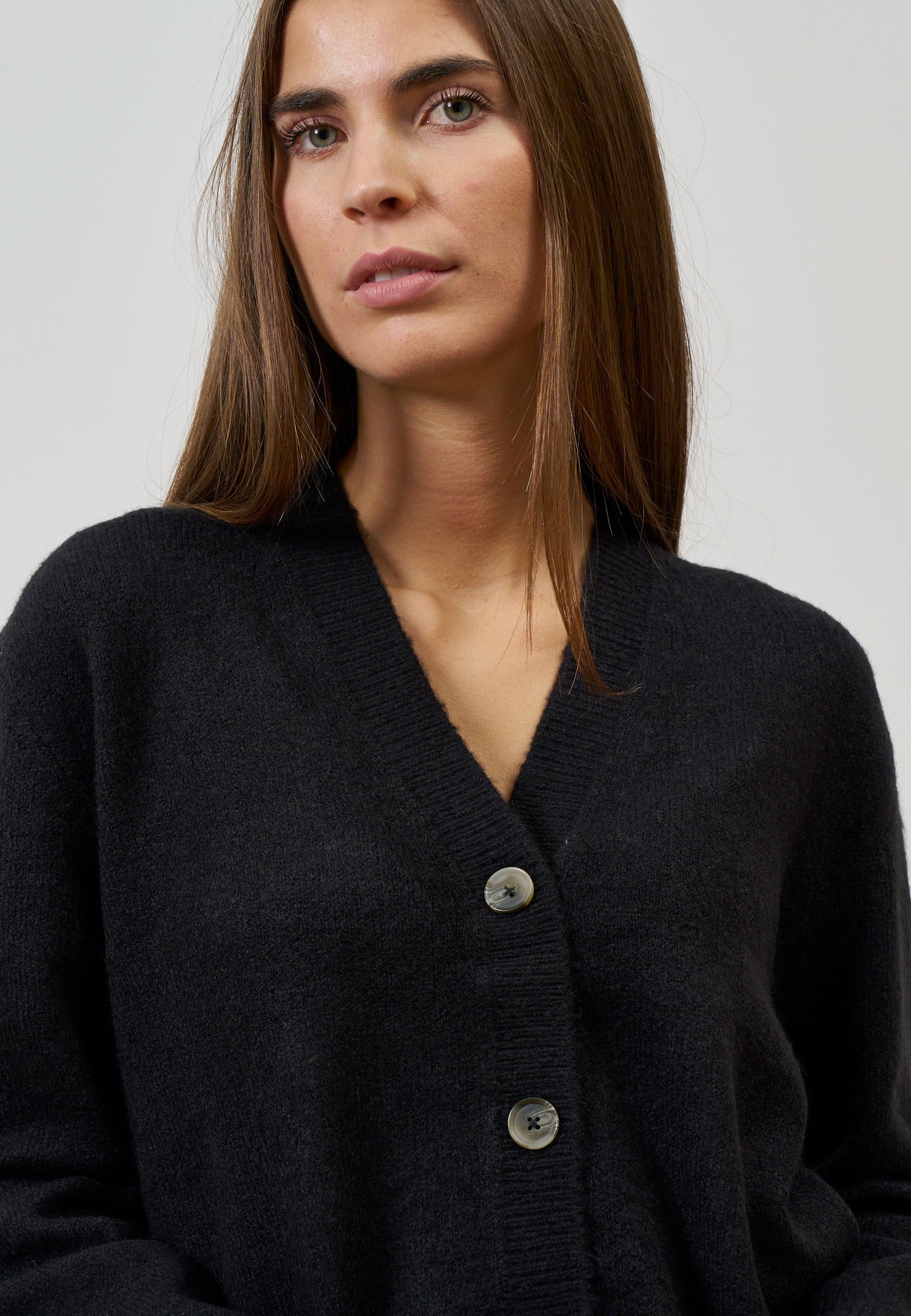 Cardigan scollo a v con bottoni