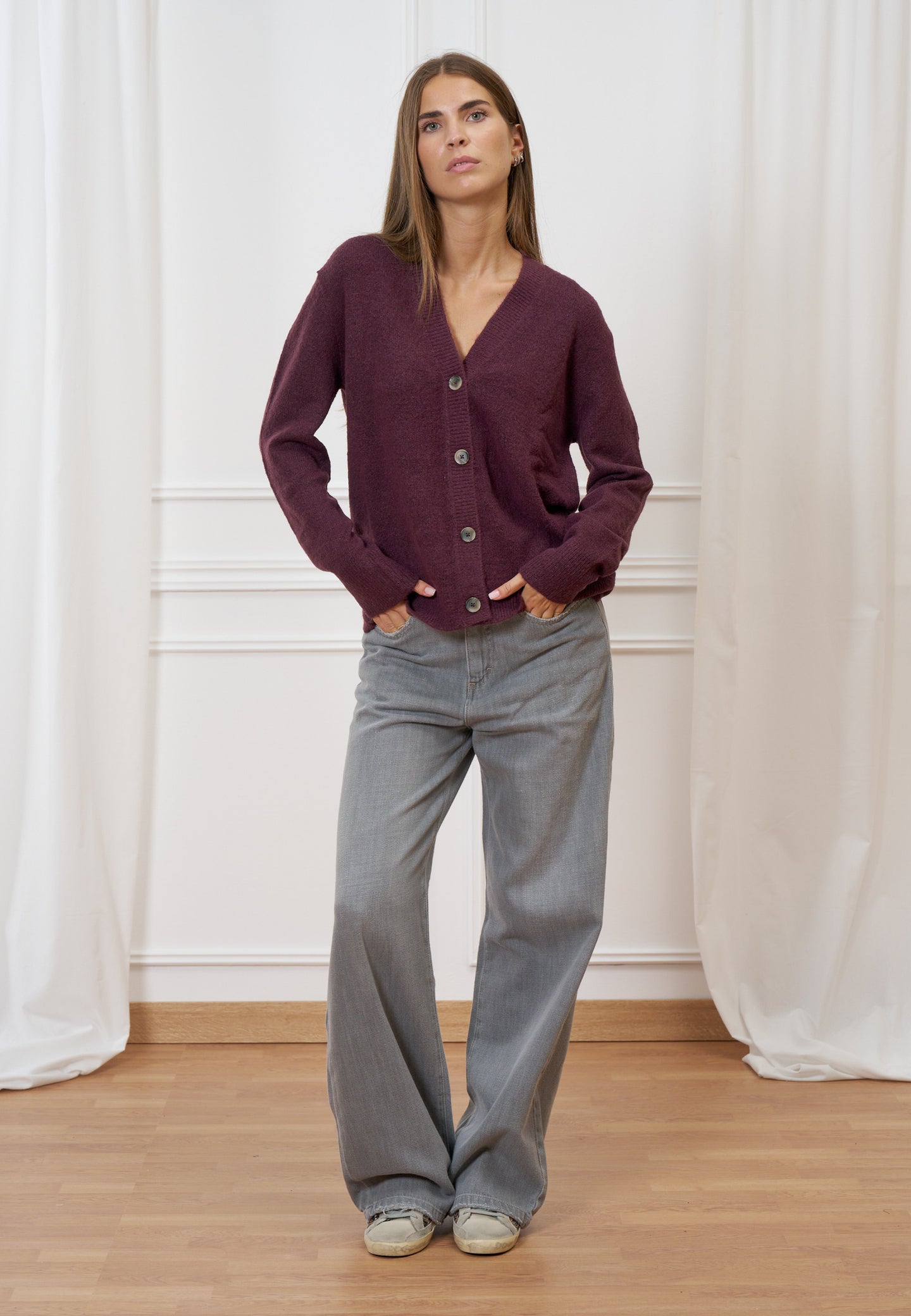 Cardigan scollo a v con bottoni