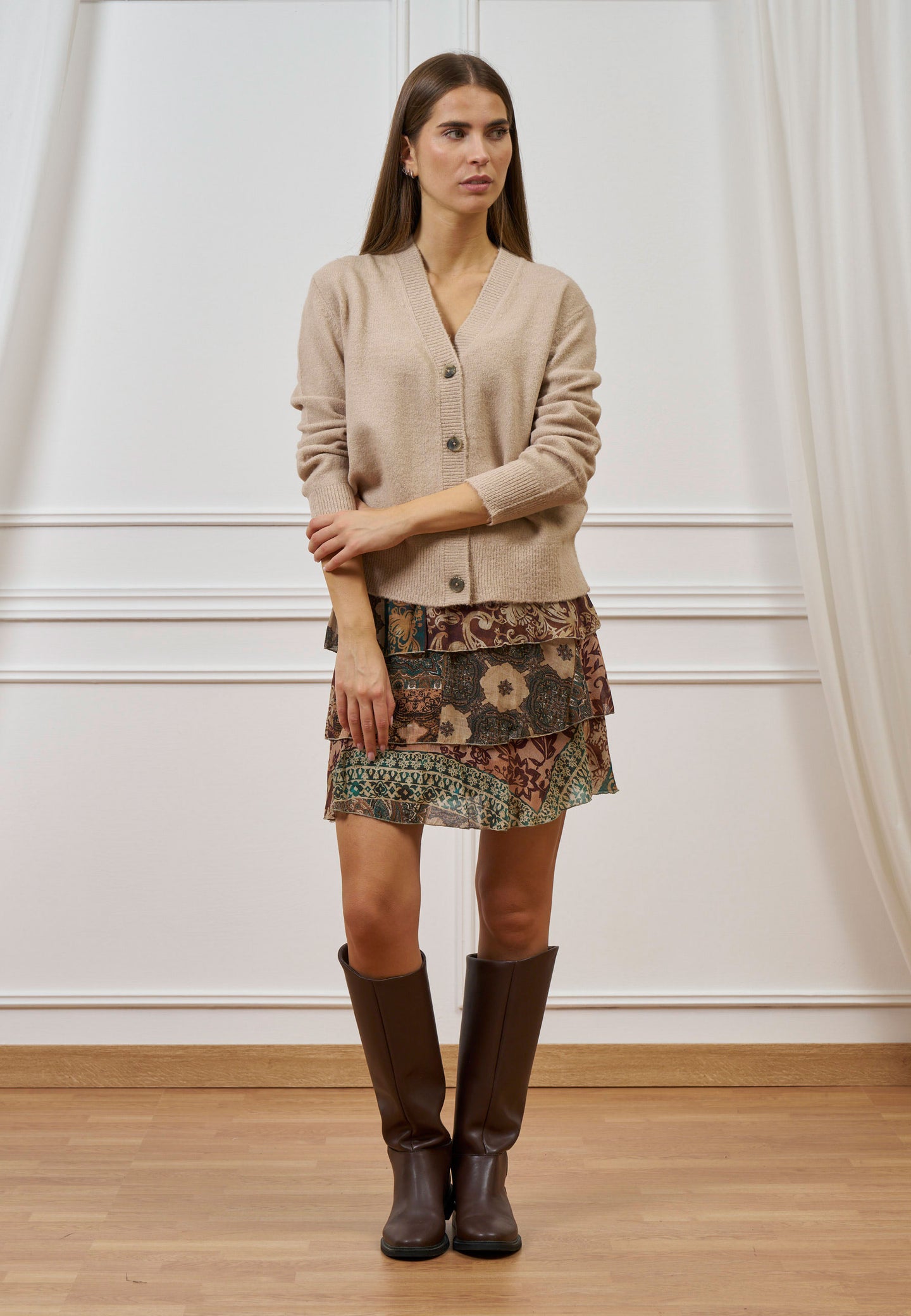 Cardigan scollo a v con bottoni