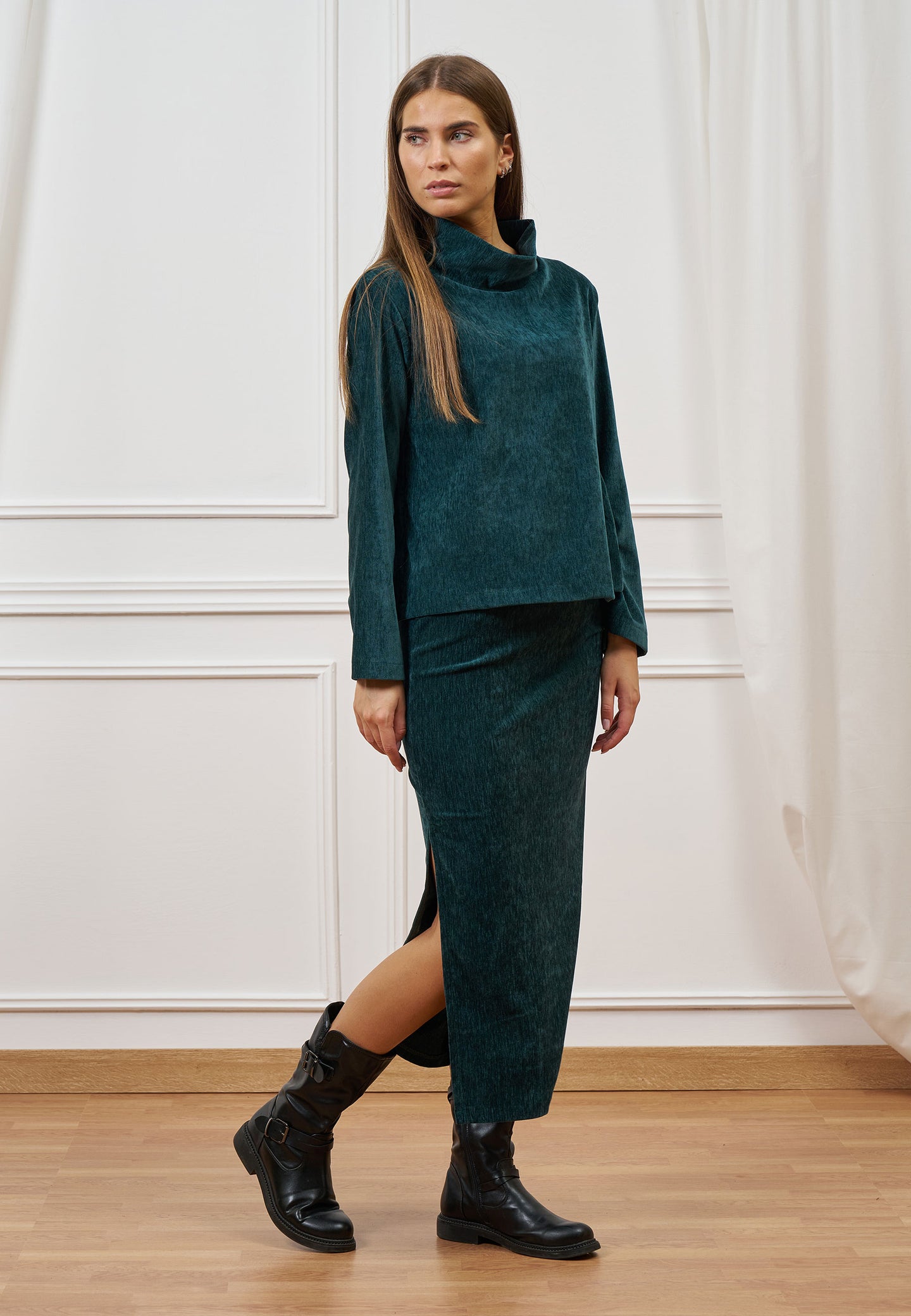 Gonna midi a tubino in velluto