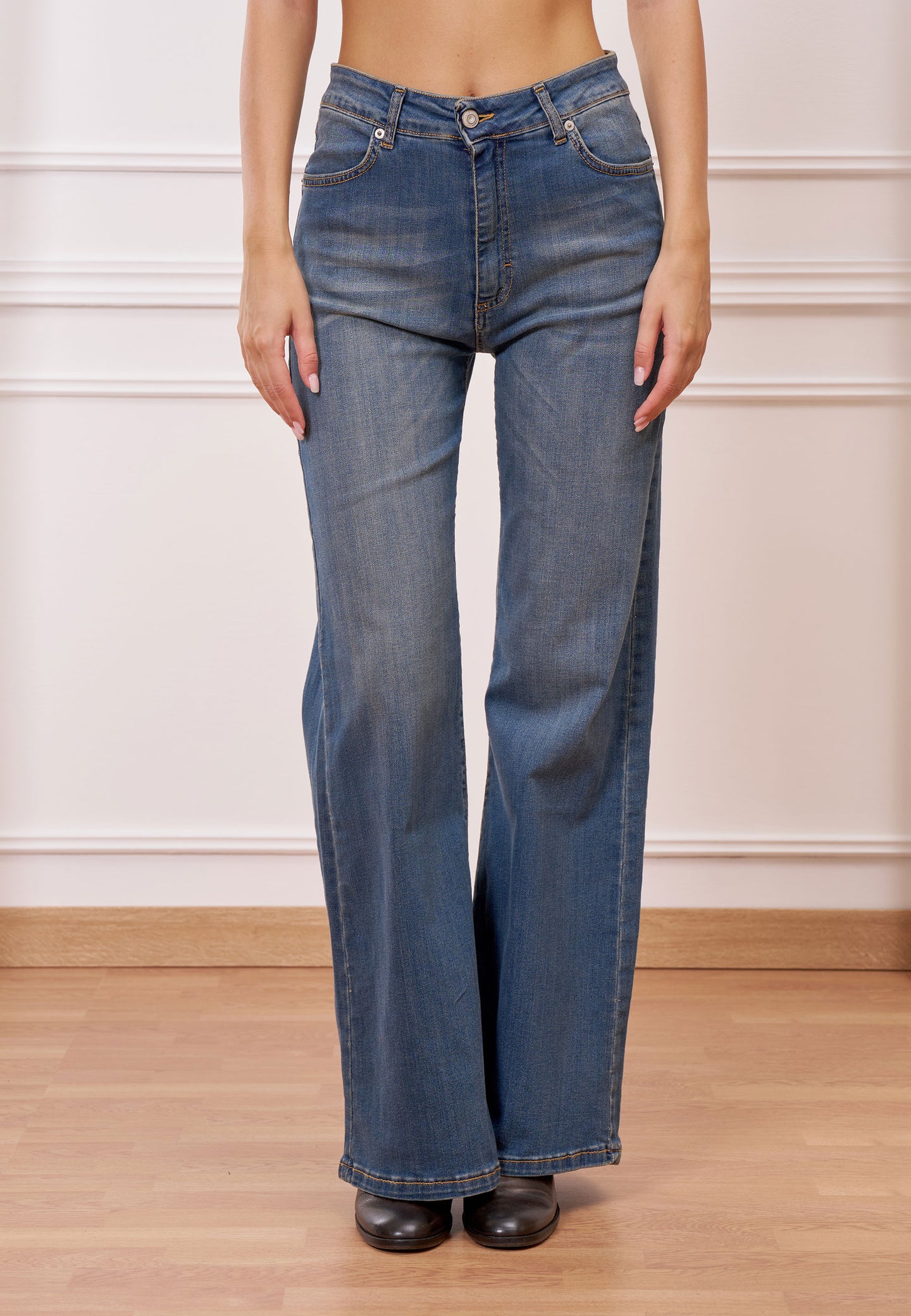 Jeans vita alta fondo svasato