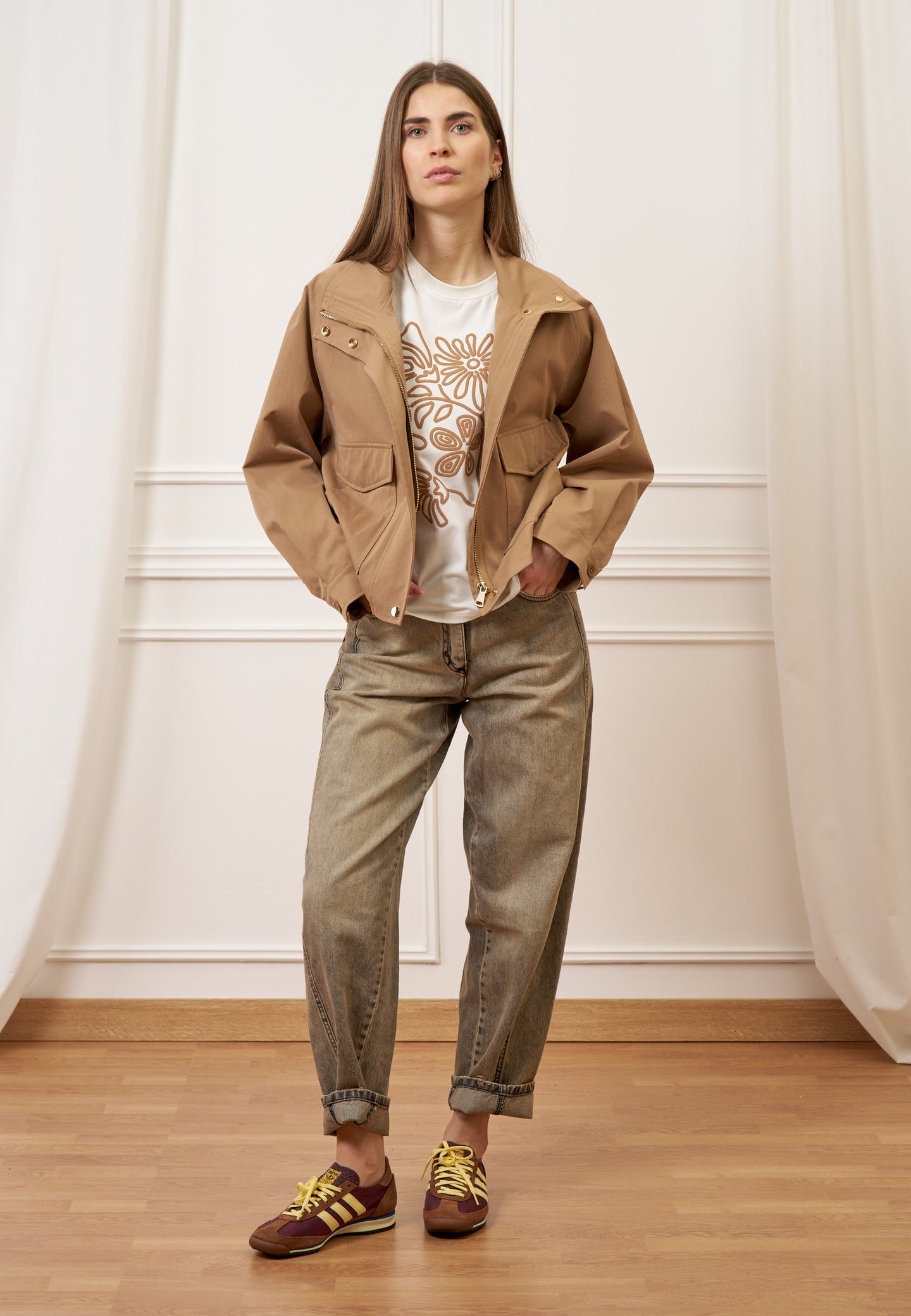 Giubbino con tasche frontali - BEIGE