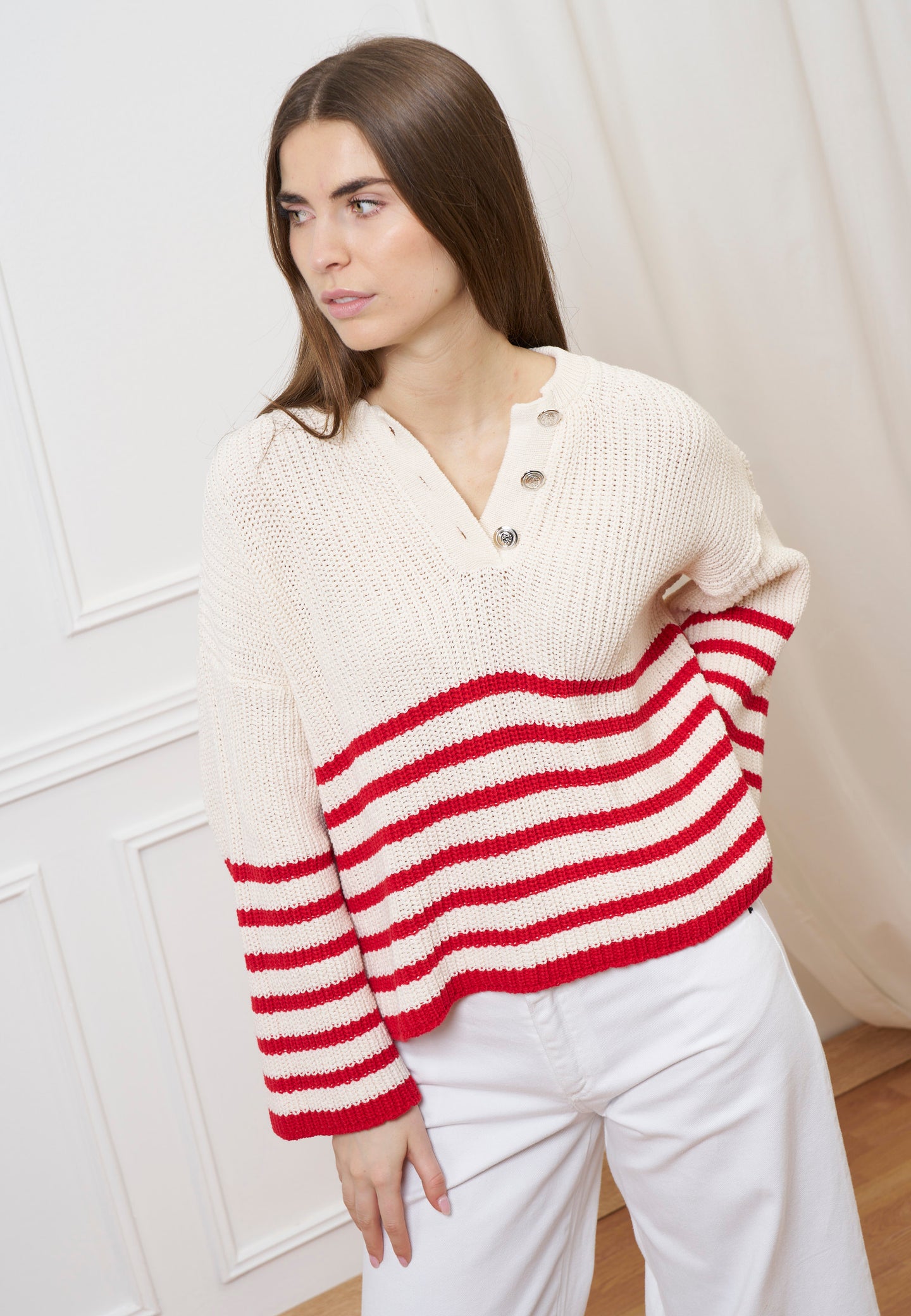 Maglia a righe con bottoni gioiello - AVORIO/ROSSO