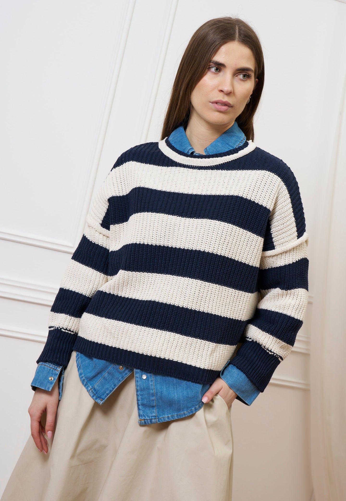 Maglia a righe con spalla scesa - AVORIO/BLU