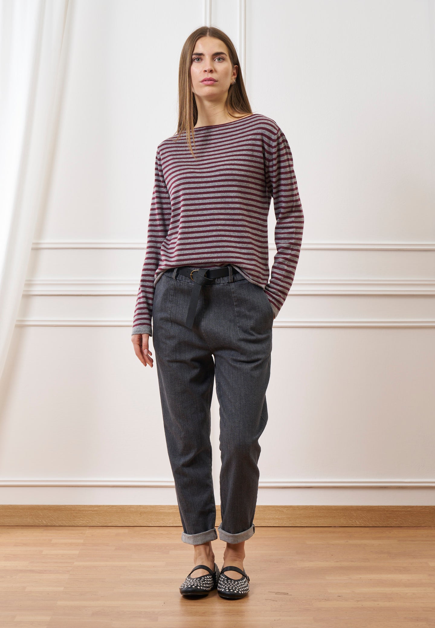 Maglia a righe con scollo a barca