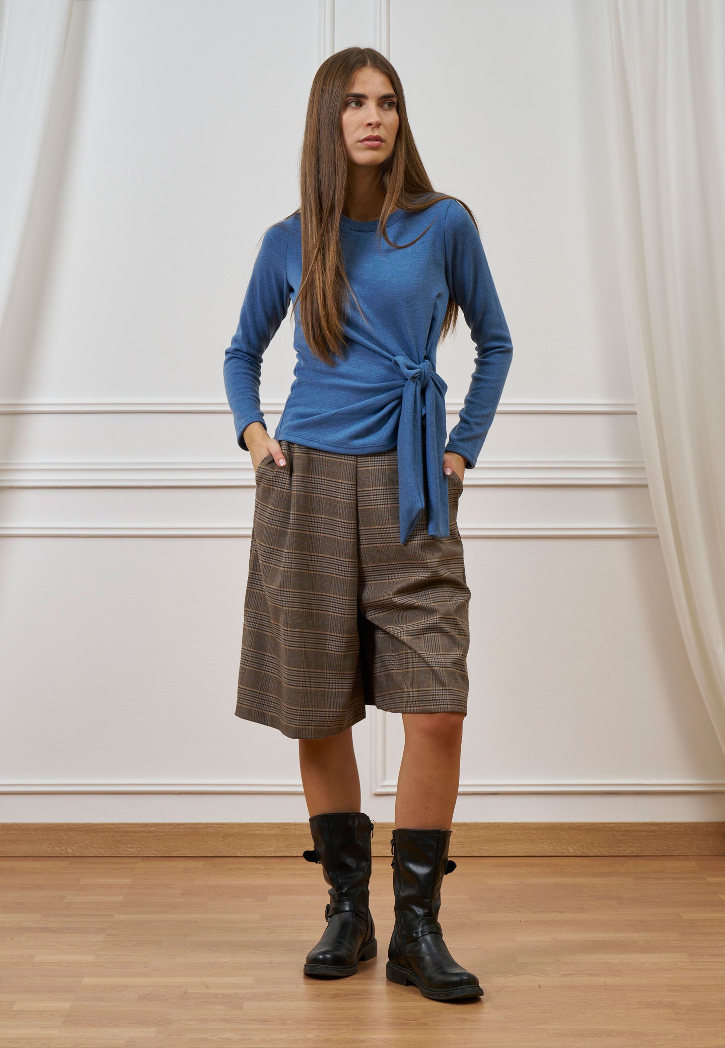 Maglia con nodo in vita