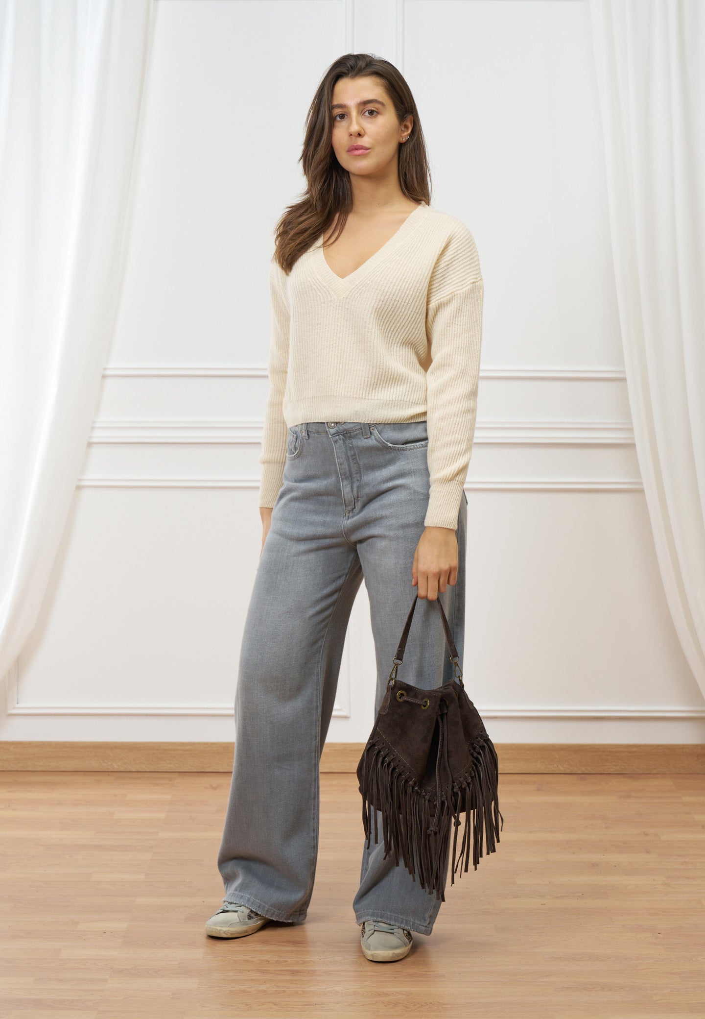 Maglia crop con scollo a v in lana