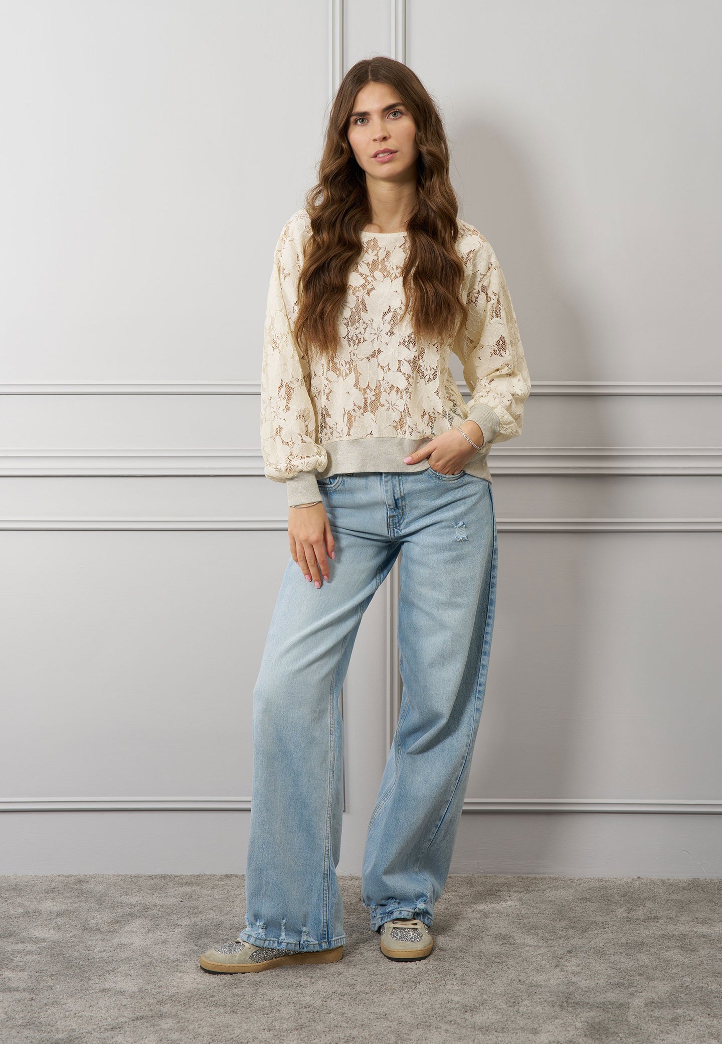 Maglia in pizzo bordi lurex