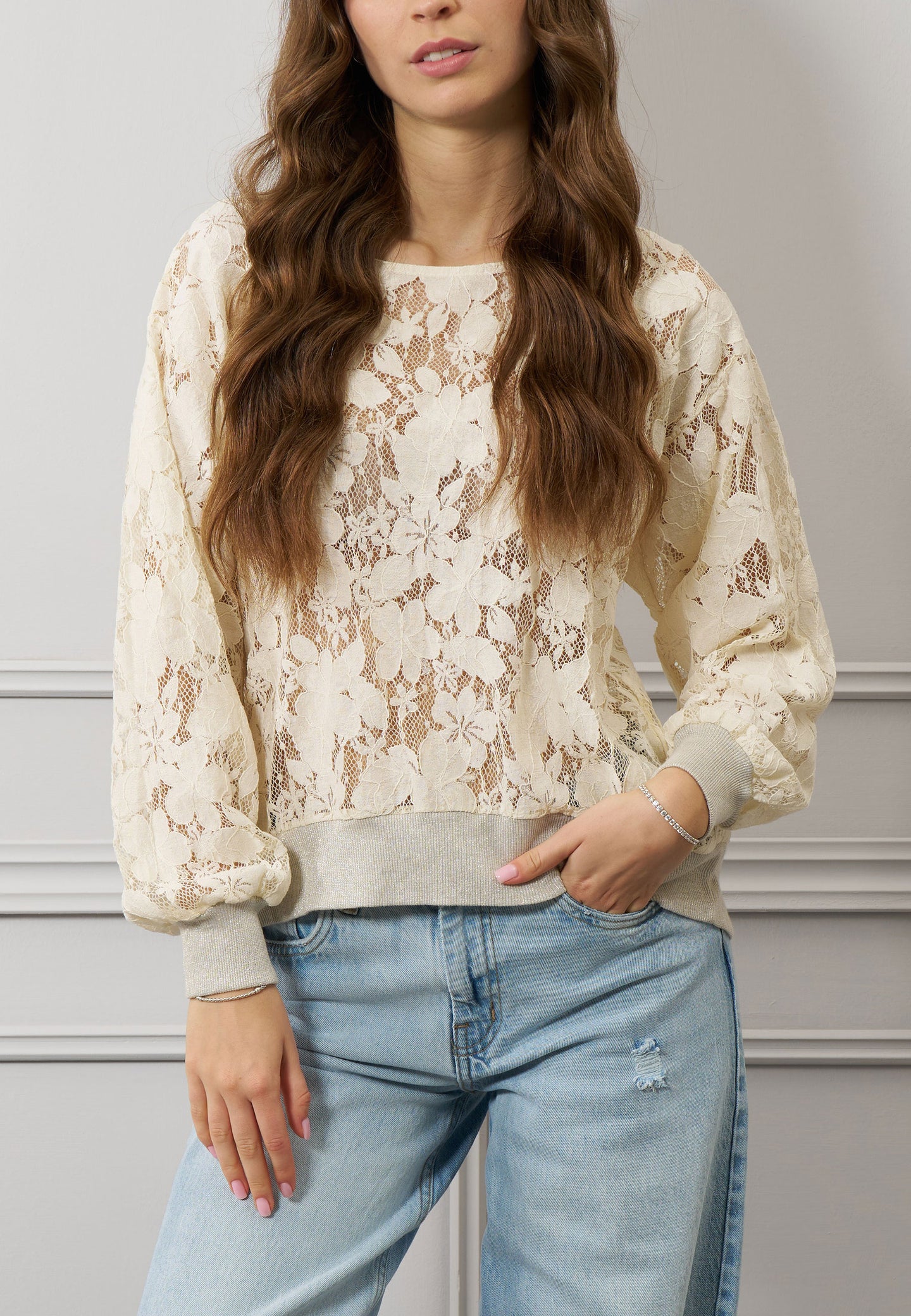 Maglia in pizzo bordi lurex