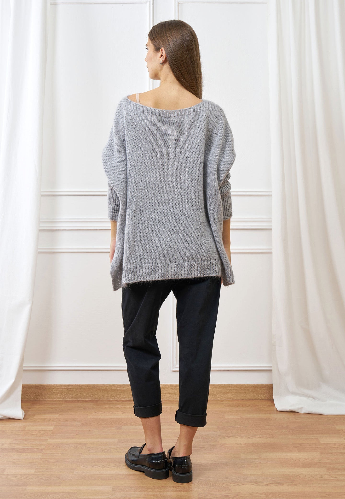 Maglione over spalla scesa