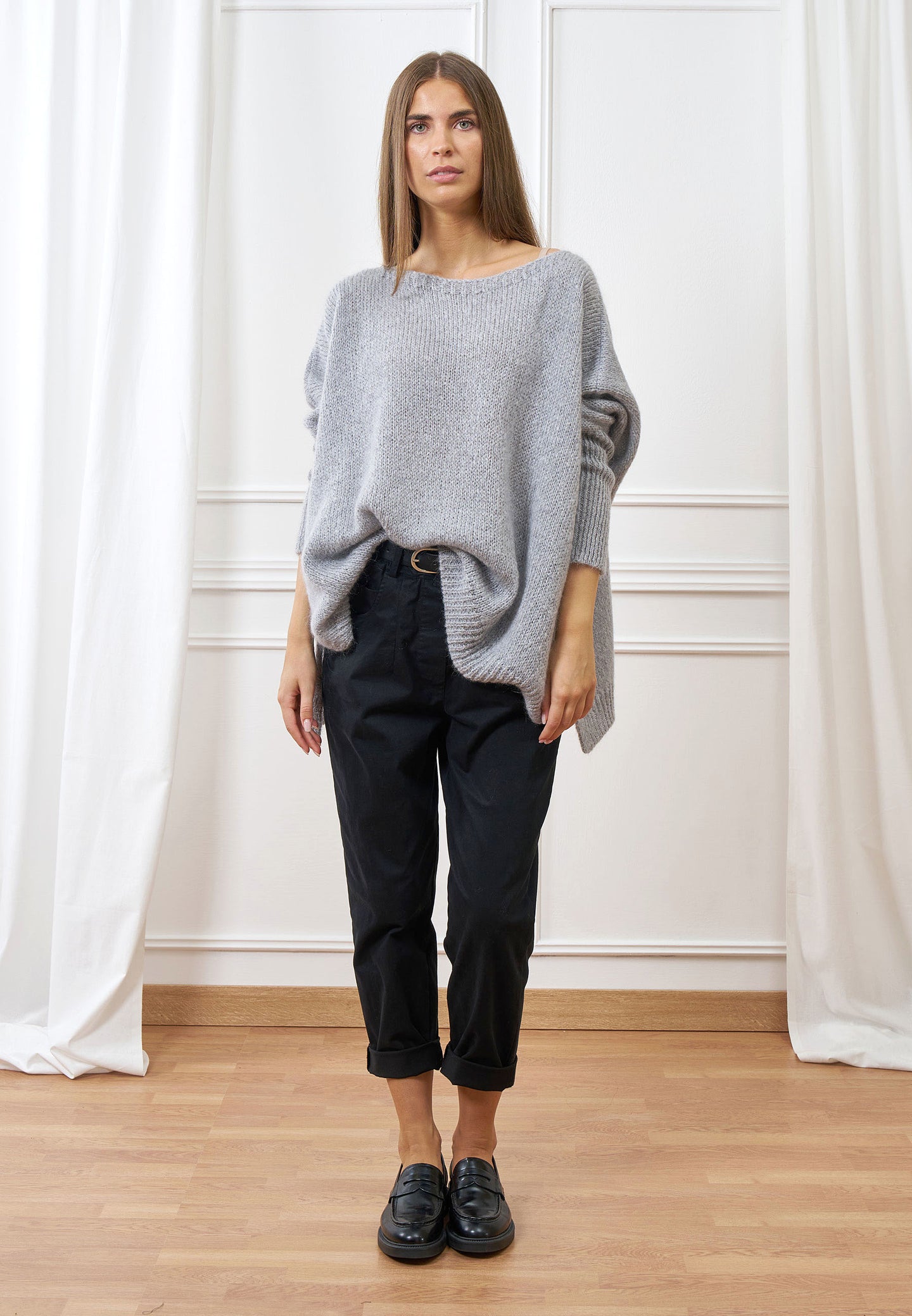 Maglione over spalla scesa
