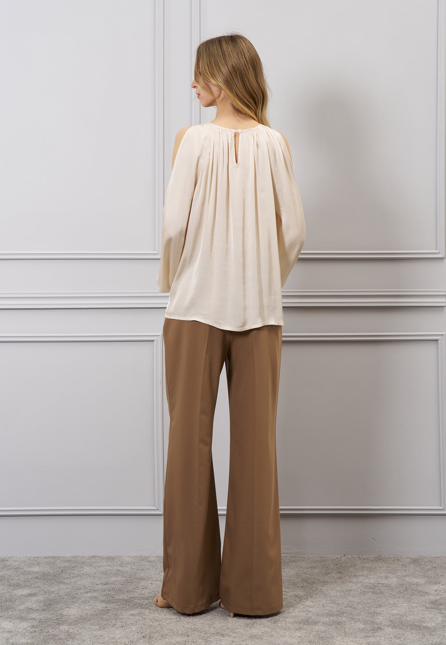 Pantalone ampio elastico vita