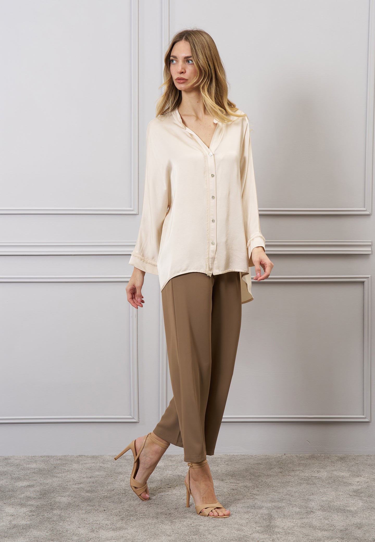 Pantalone crop con zip laterale