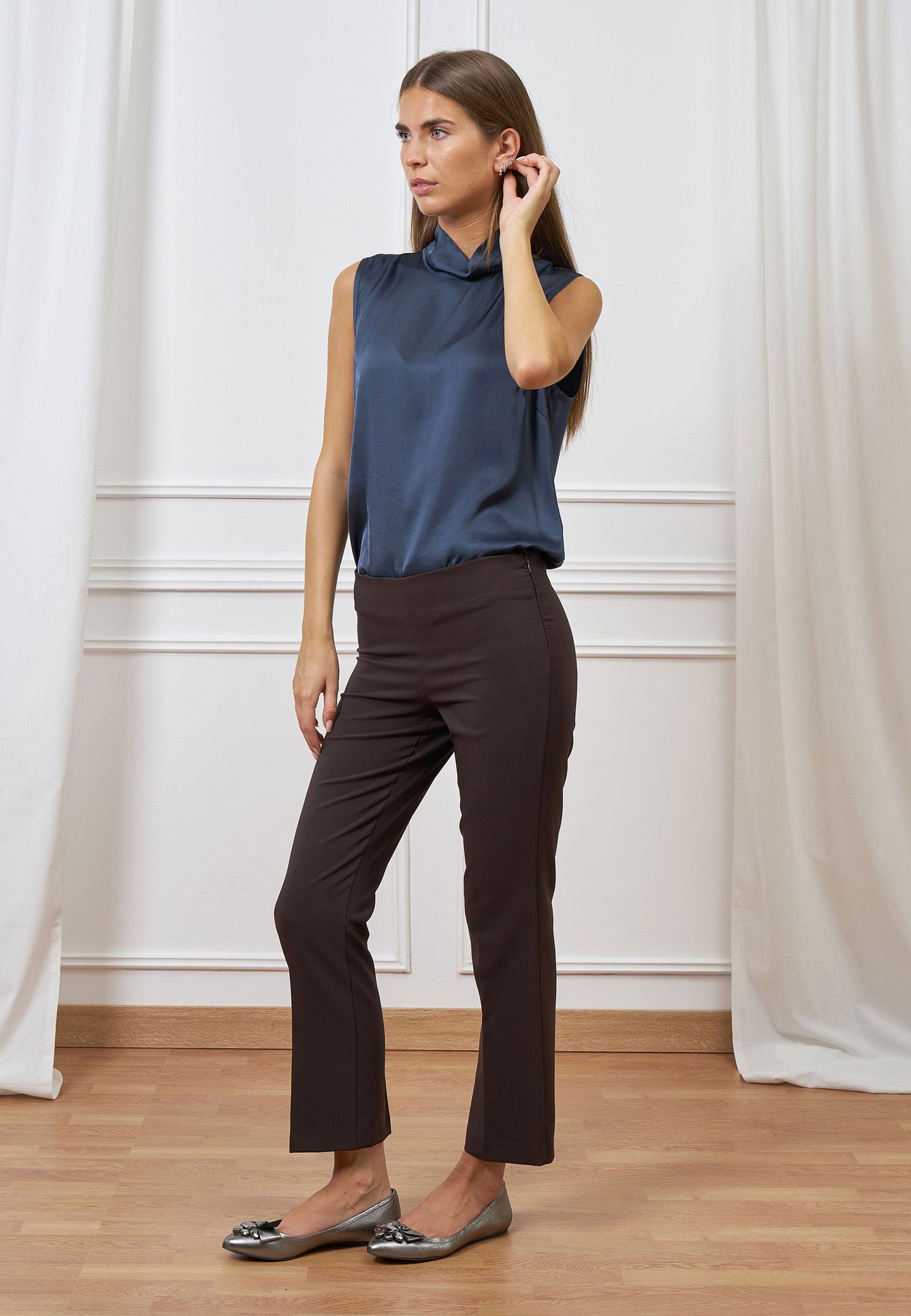 Pantalone dritto con zip laterale