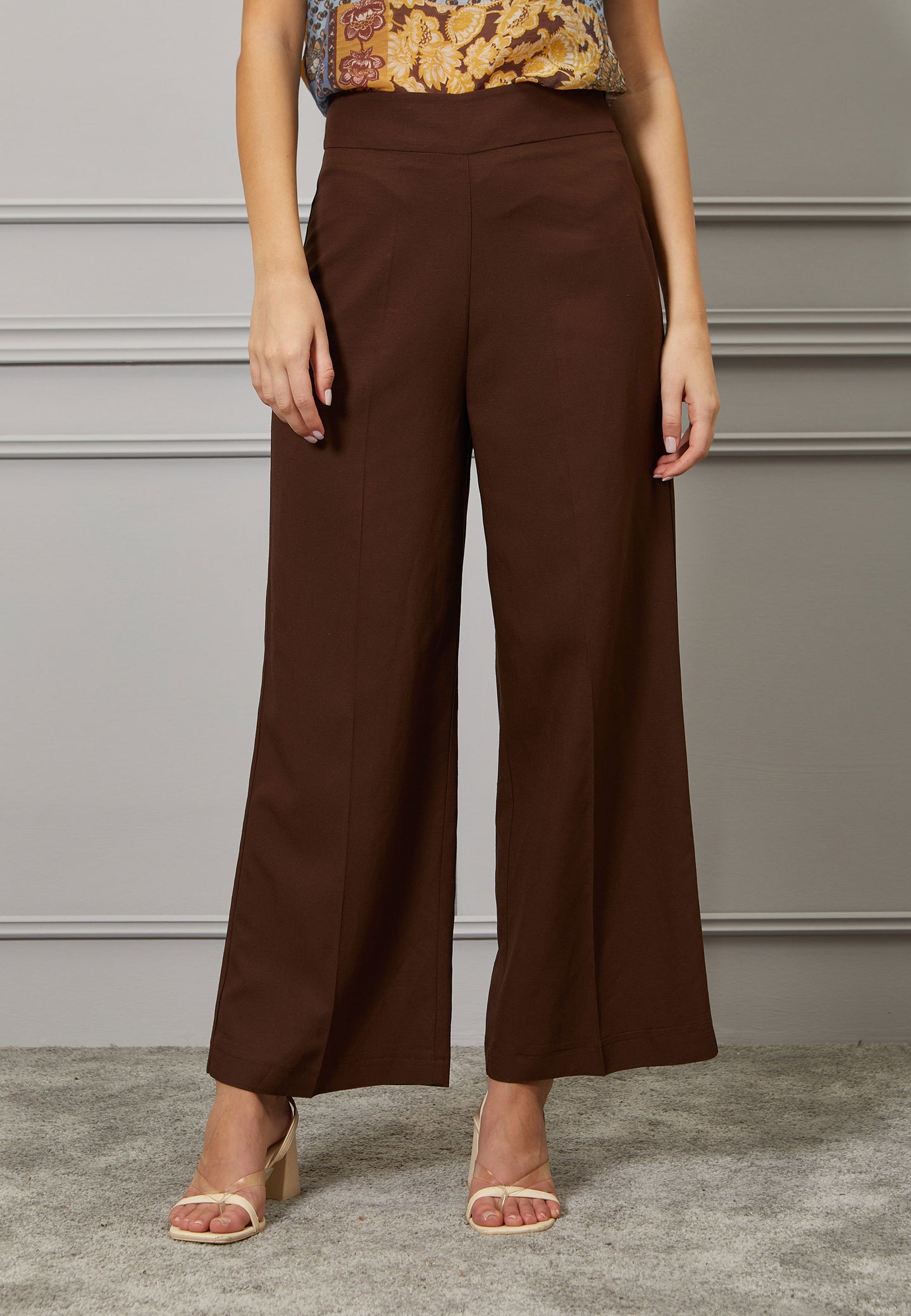 Pantalone gamba ampia