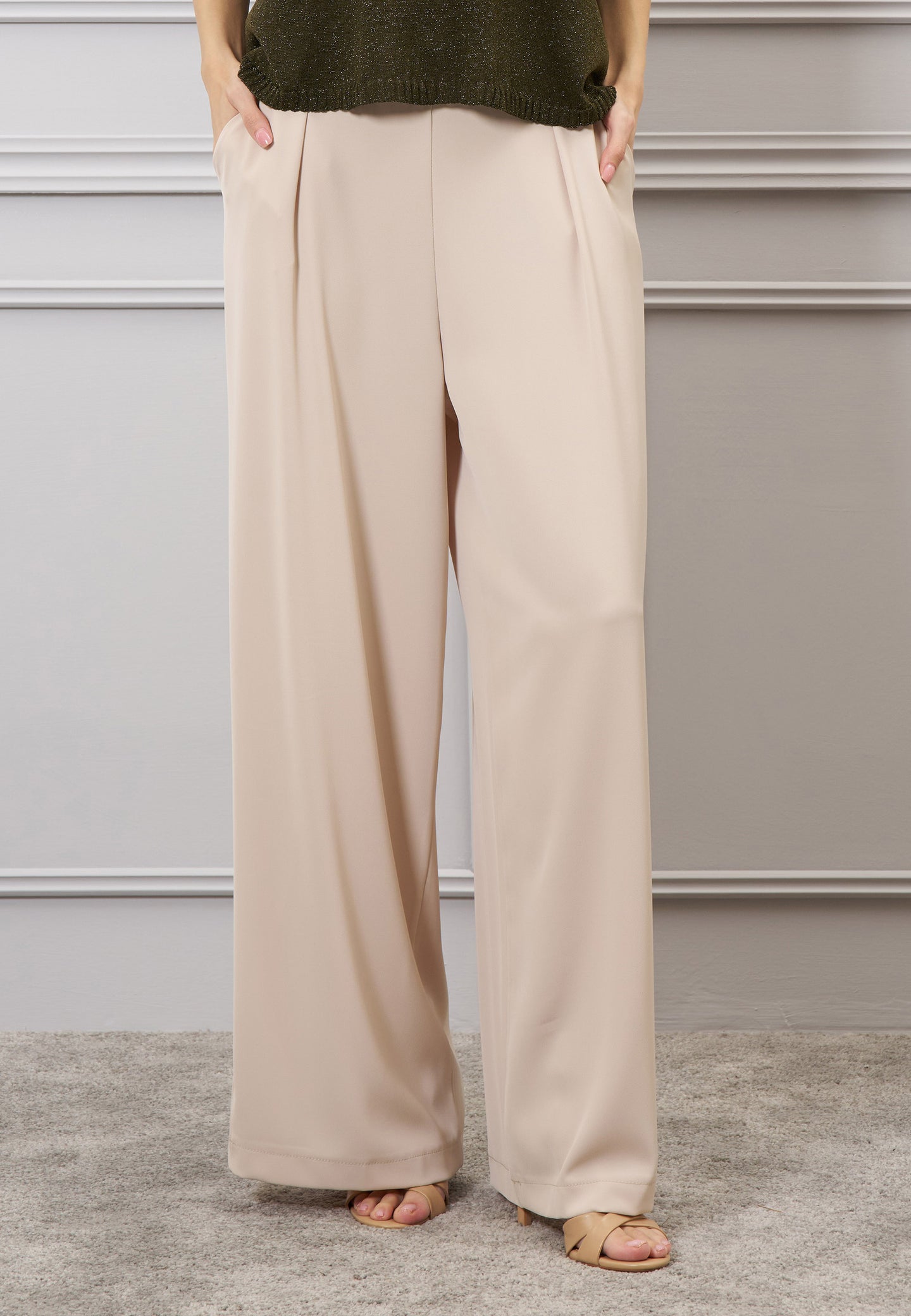 Pantalone palazzo con cintura
