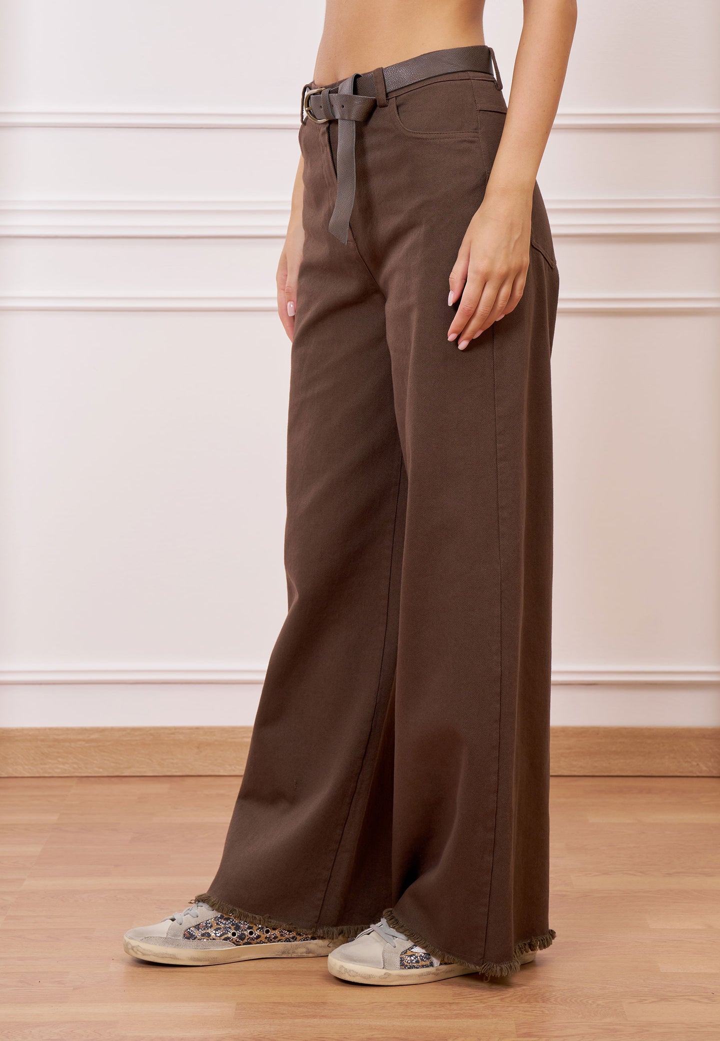 Pantalone palazzo con orlo sfrangiato