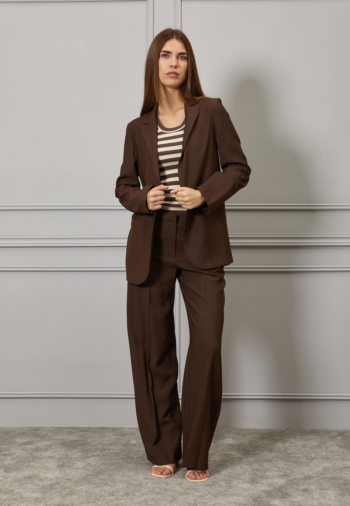 Pantalone palazzo con pinces