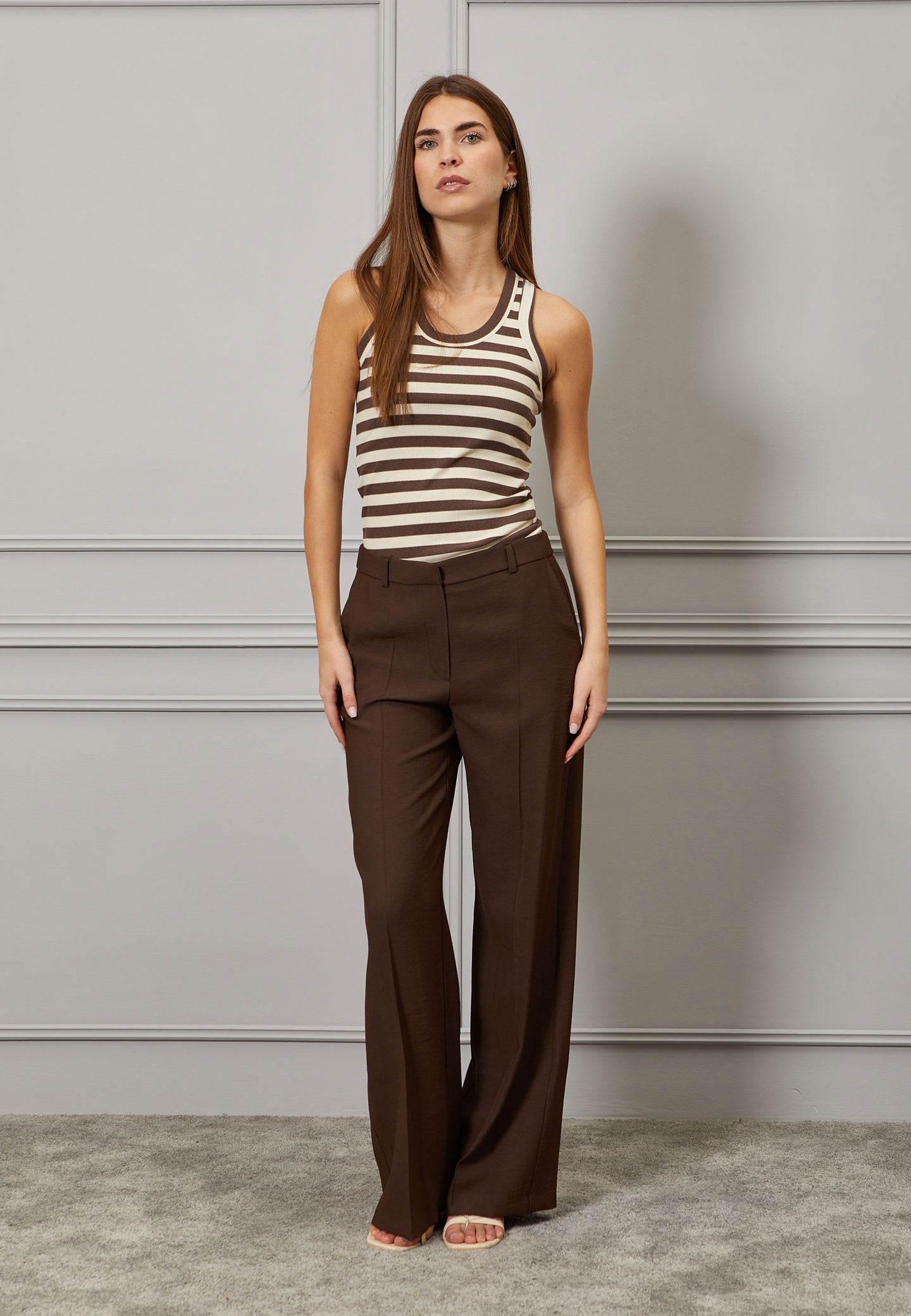 Pantalone palazzo con pinces