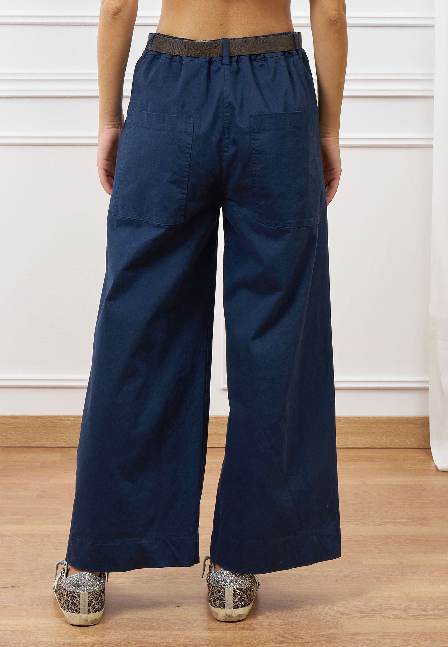 Pantalone palazzo con cintura