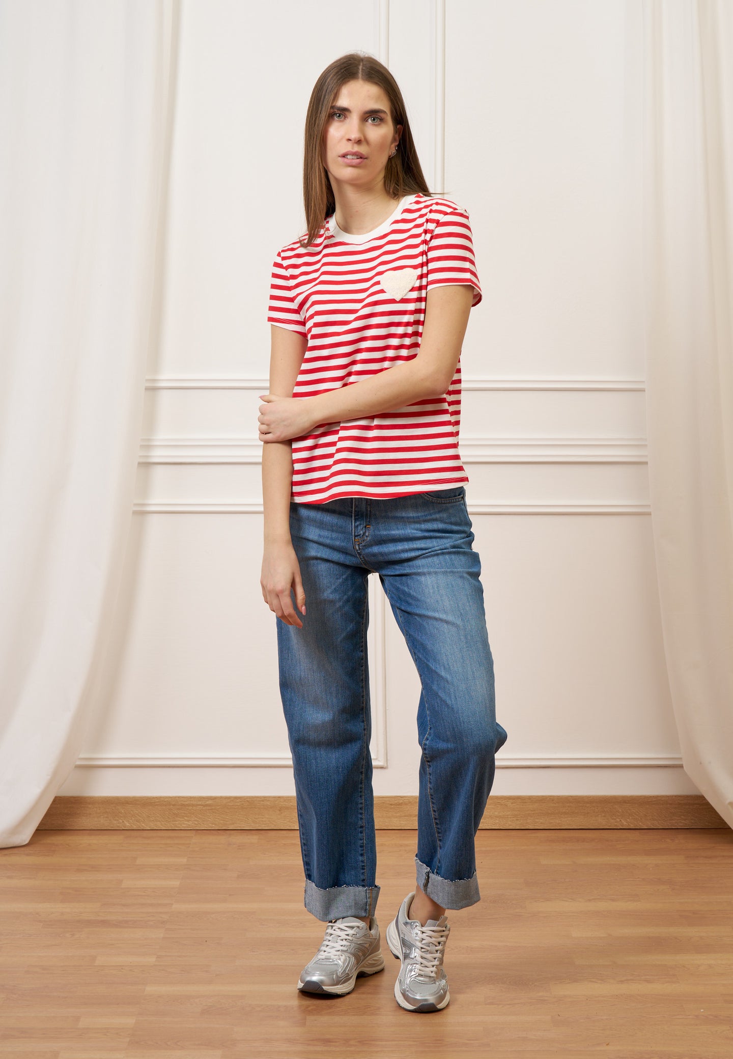 T-shirt a righe con cuore