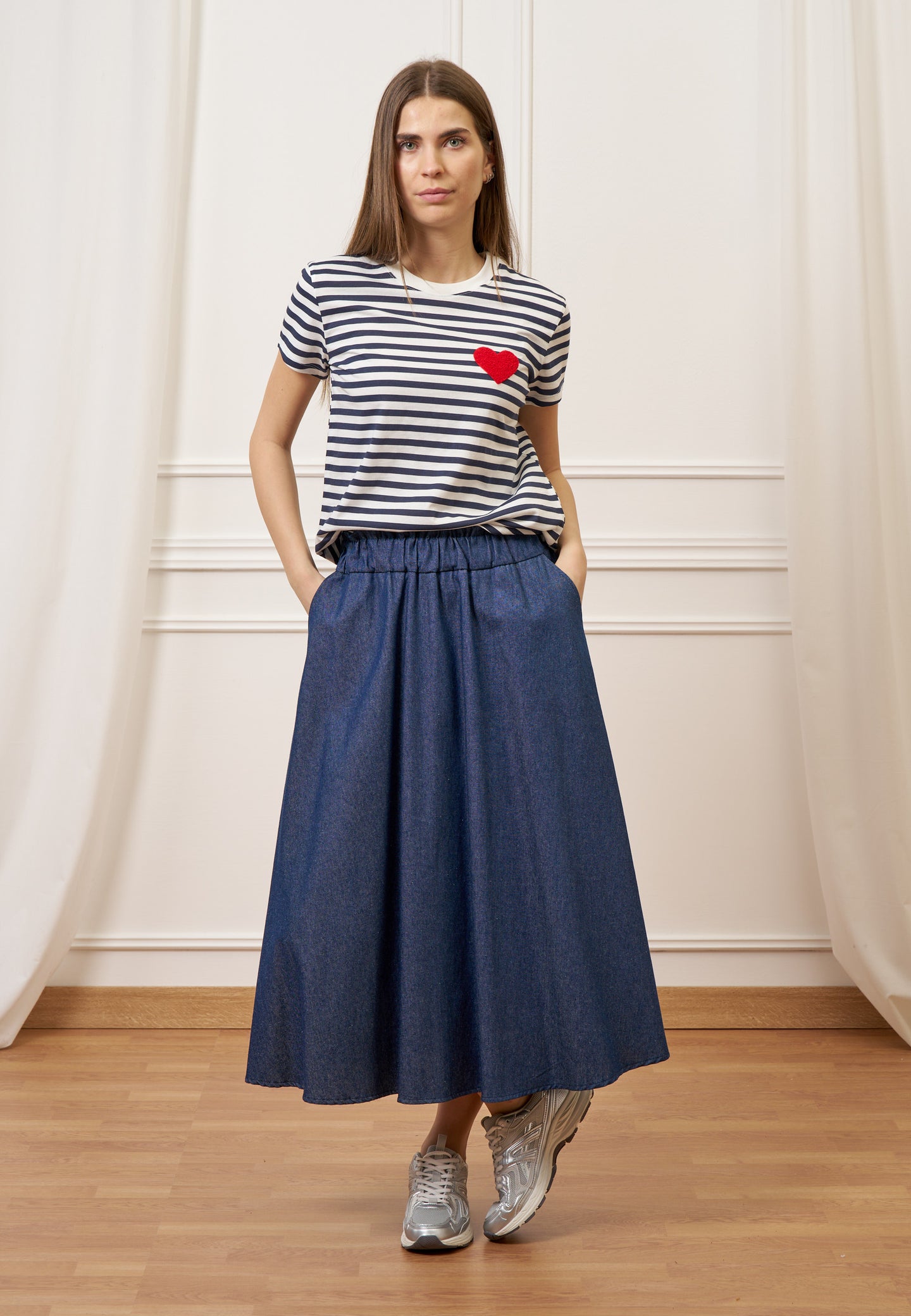 T-shirt a righe con cuore