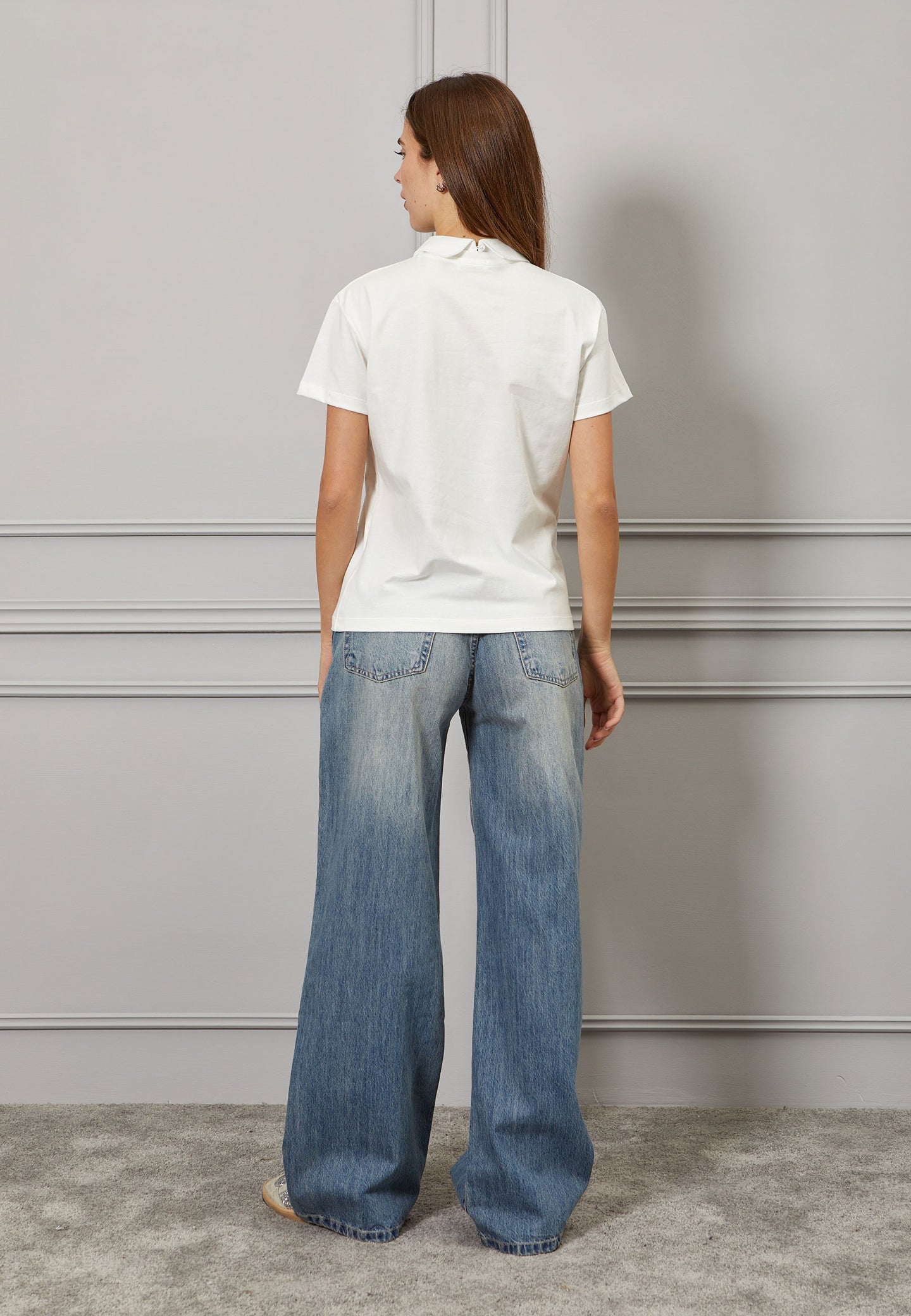 T-shirt con colletto rimovibile
