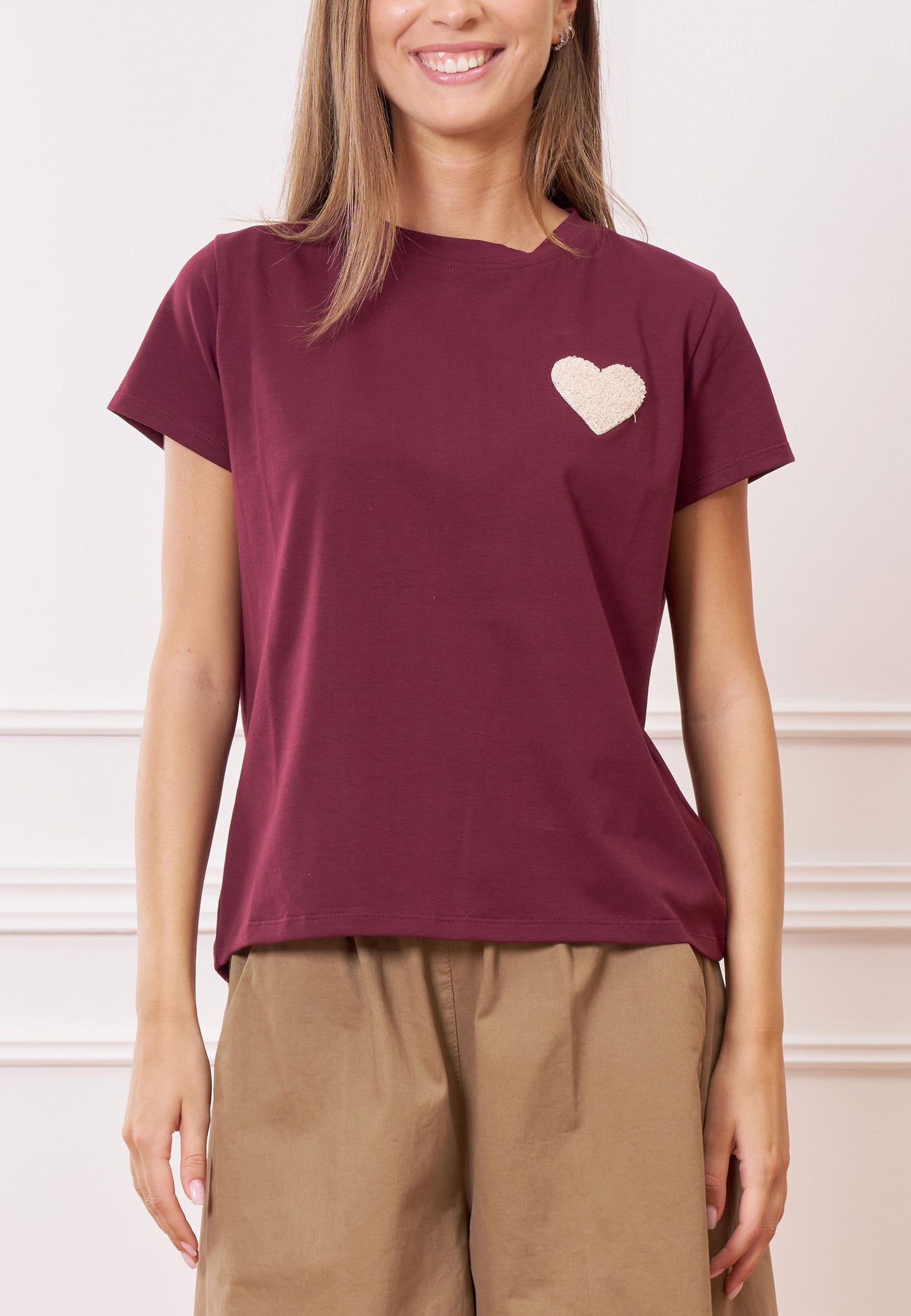T-shirt cuore ricamato