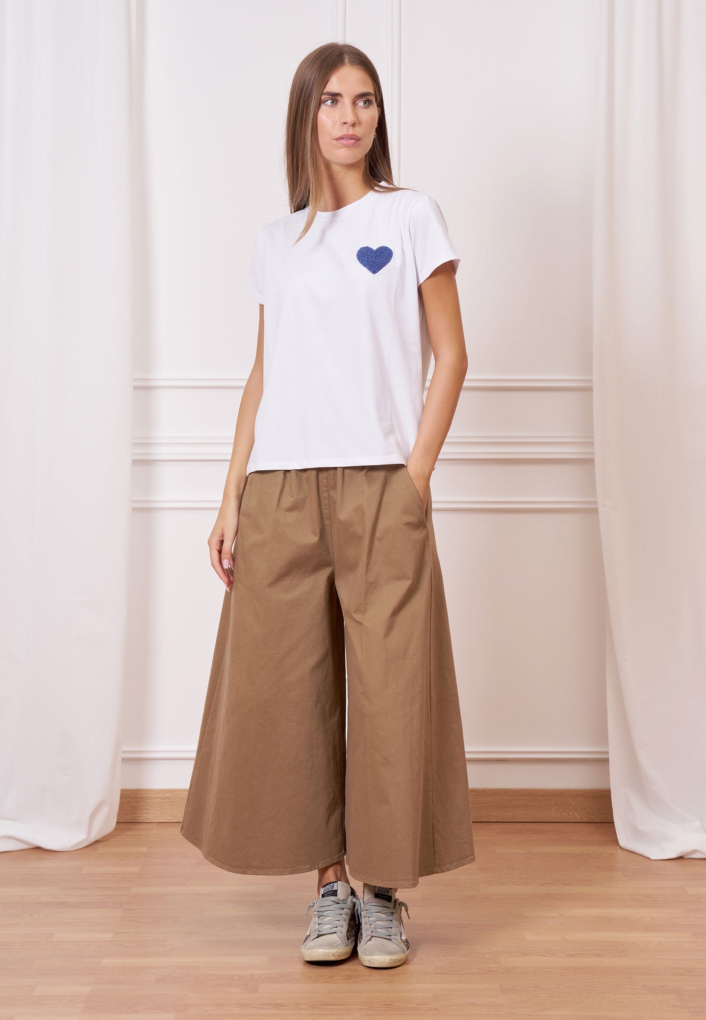 T-shirt cuore ricamato